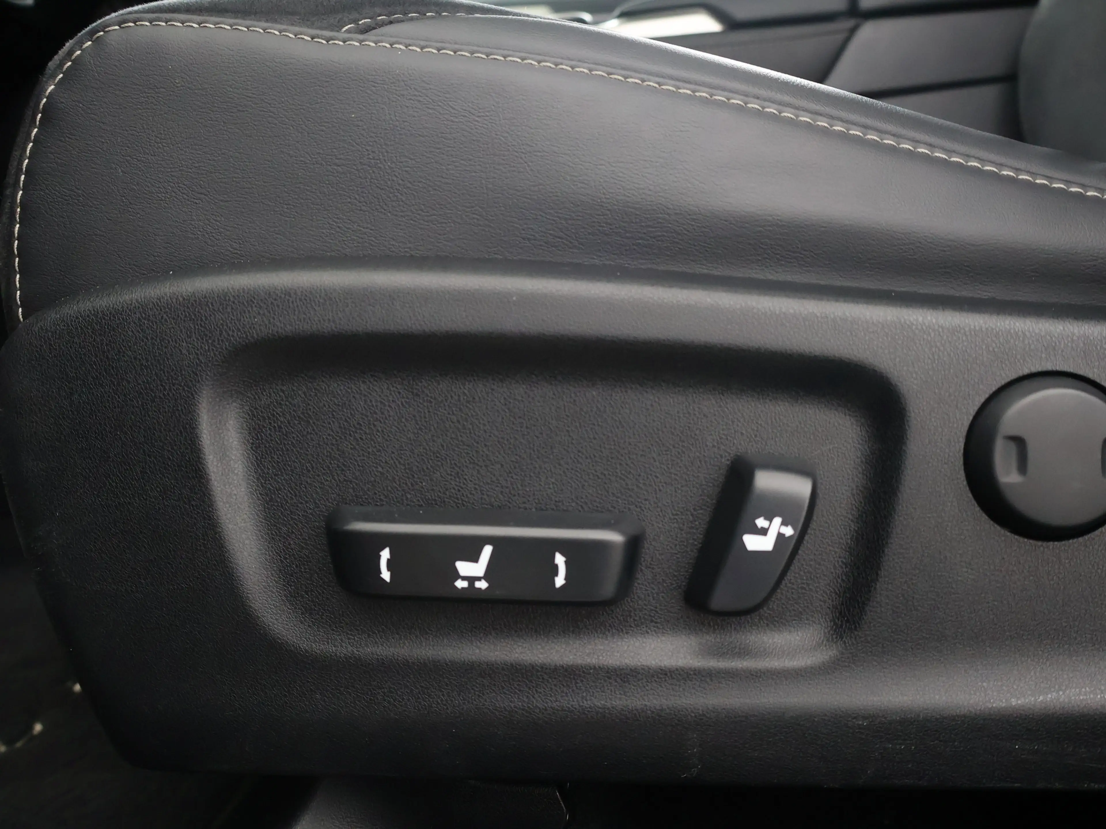 Lexus RX 450h 4WD — photo 5