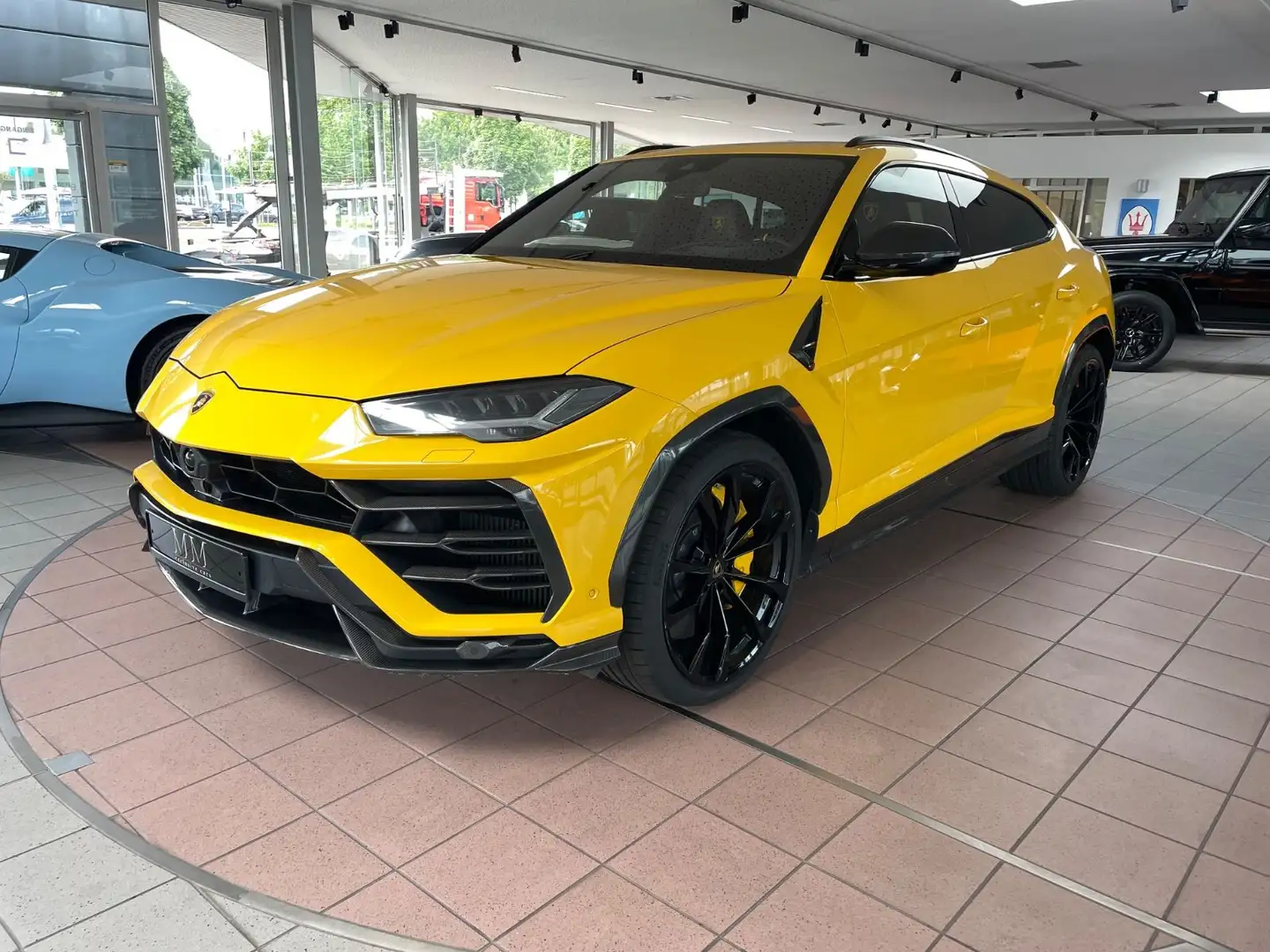 Lamborghini Urus CARBON/NIGHTV/PANORA/BANG+OLUFSEN/TV/4SITZ Amarillo - 2