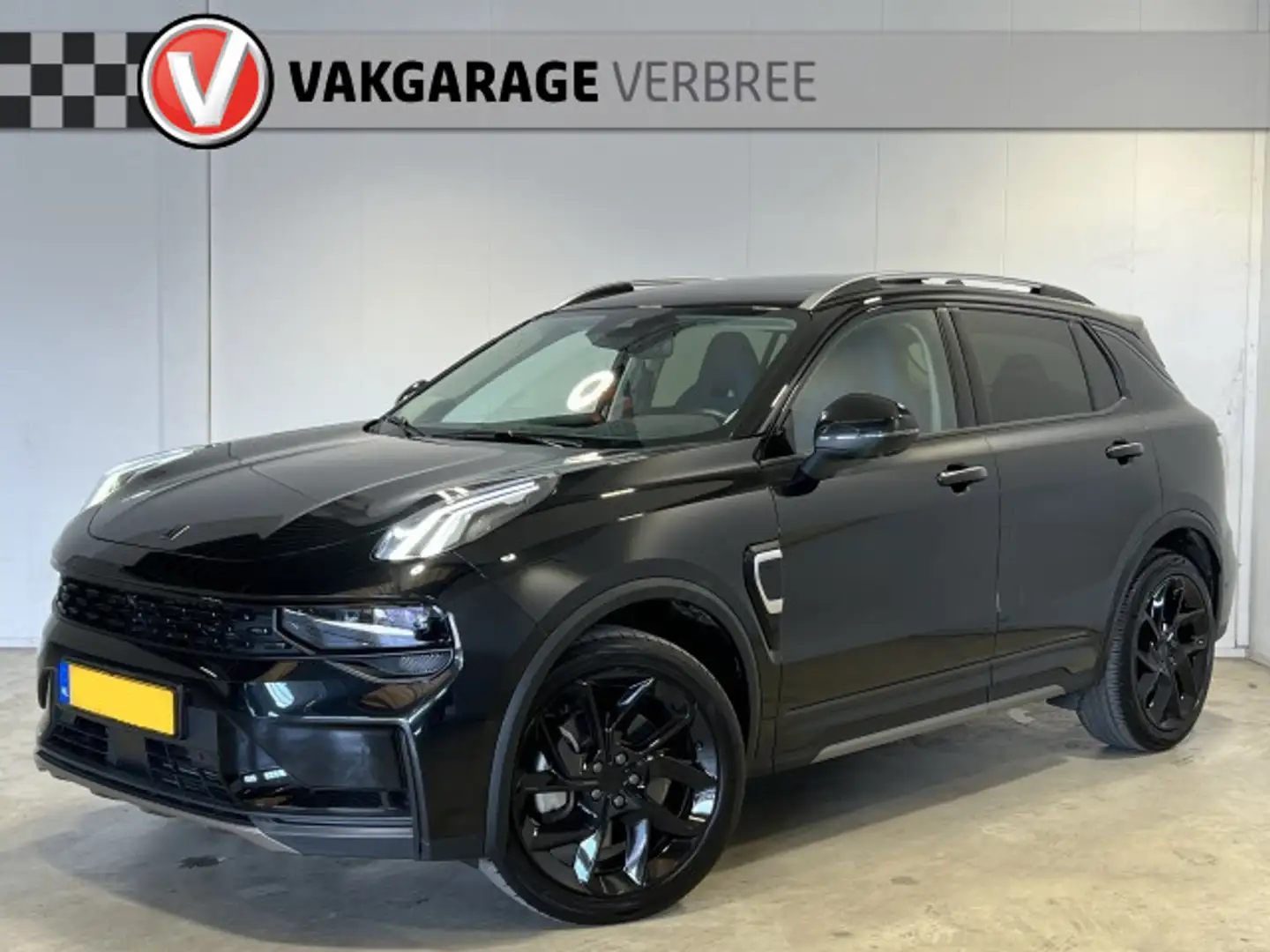 Lynk & Co 01 1.5 261pk PHEV Plug-in Hybride | Black Edition | P Zwart - 1