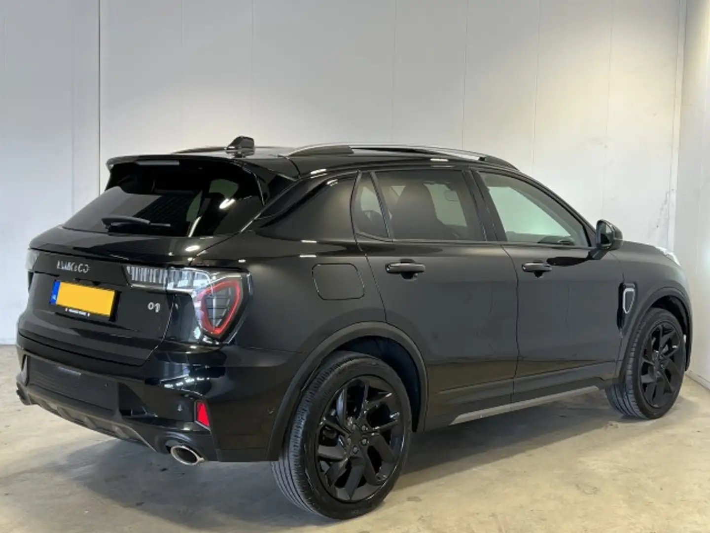 Lynk & Co 01 1.5 261pk PHEV Plug-in Hybride | Black Edition | P Zwart - 2
