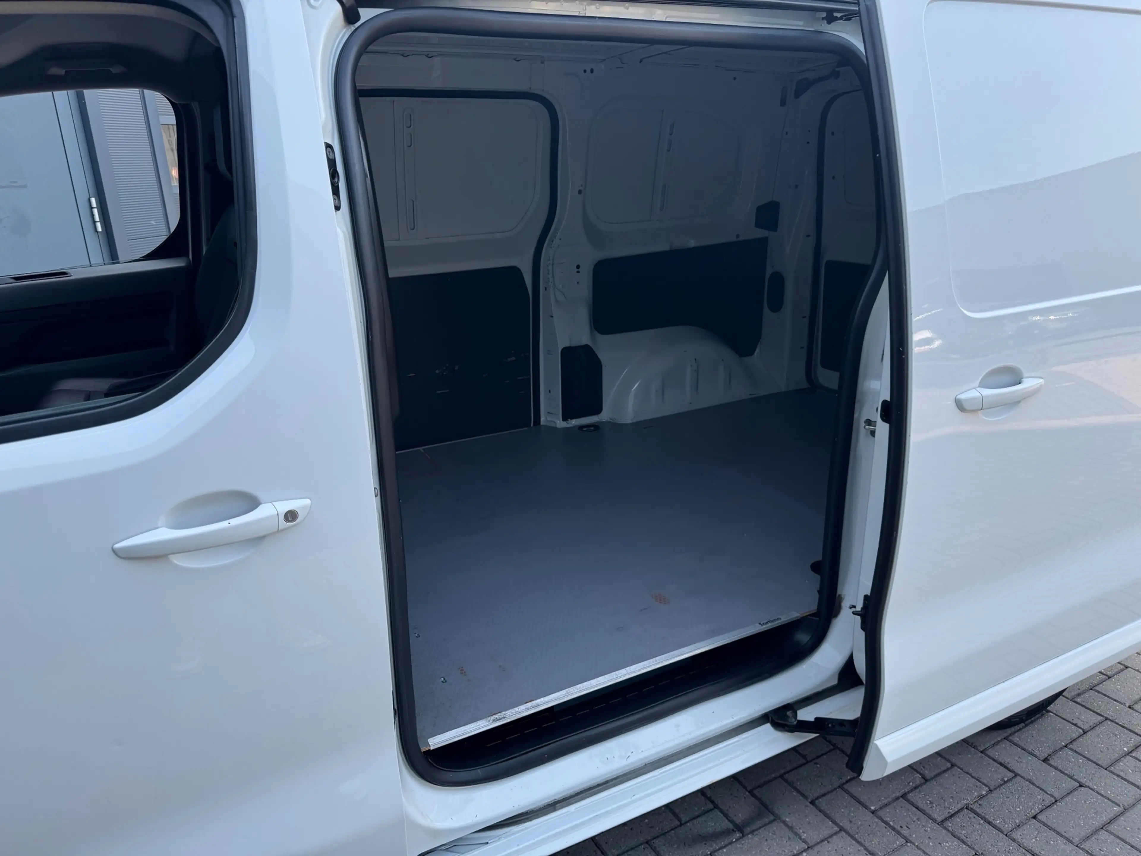 Peugeot Expert 1.5 BlueHDI / Lang / 360 / 2 X Zijdeur / Imperiaal — photo 16