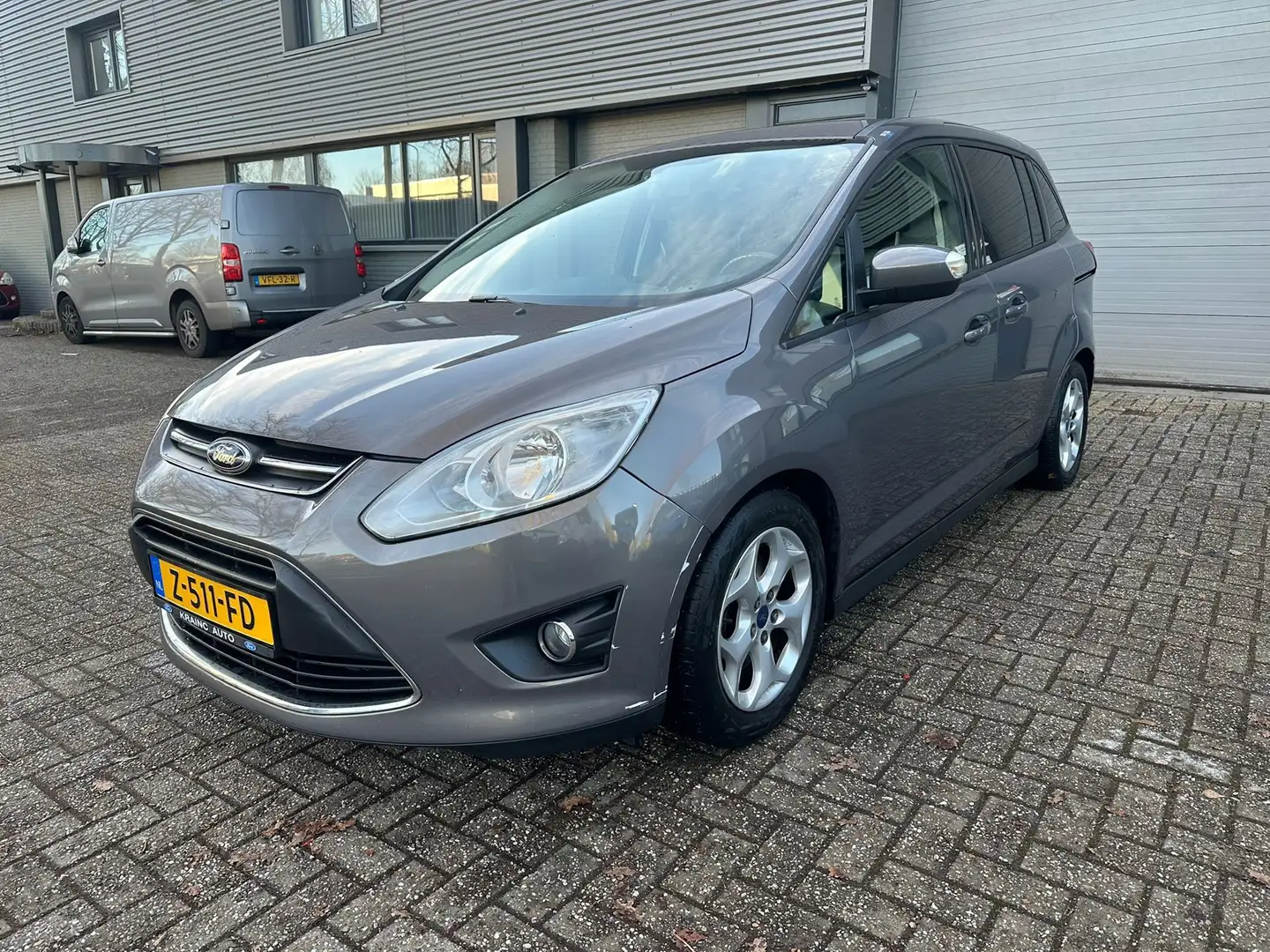 Ford Grand C-Max 1.0 Titanium Grau - 1
