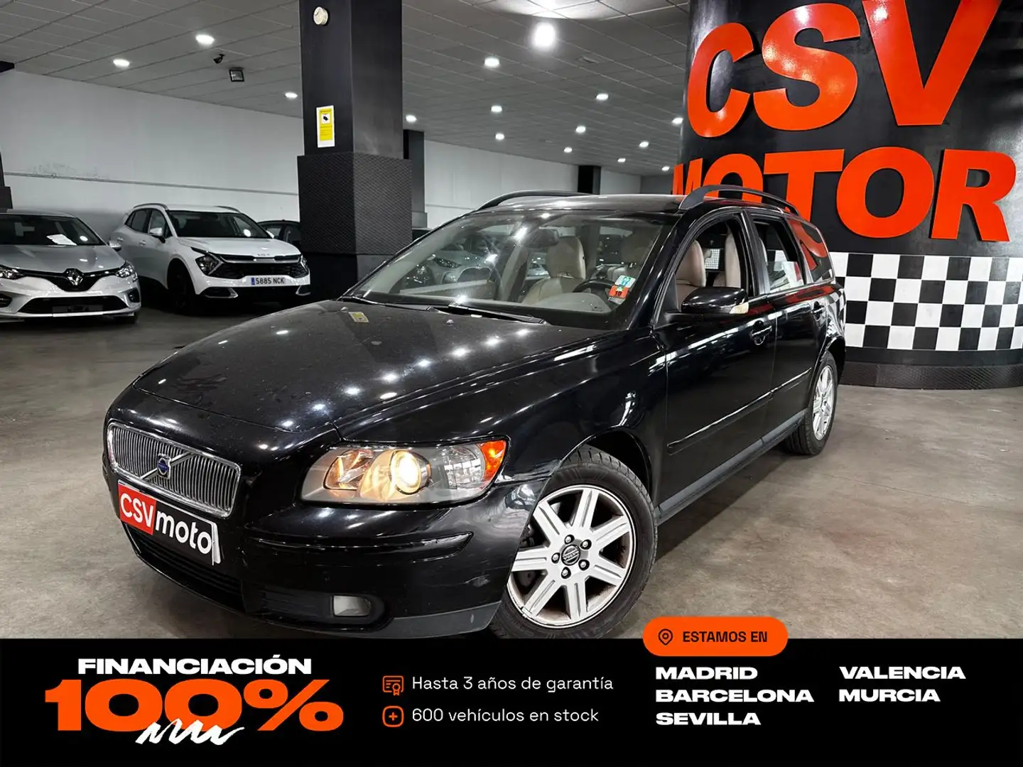Volvo V50 2.0D Momentum Czarny - 1