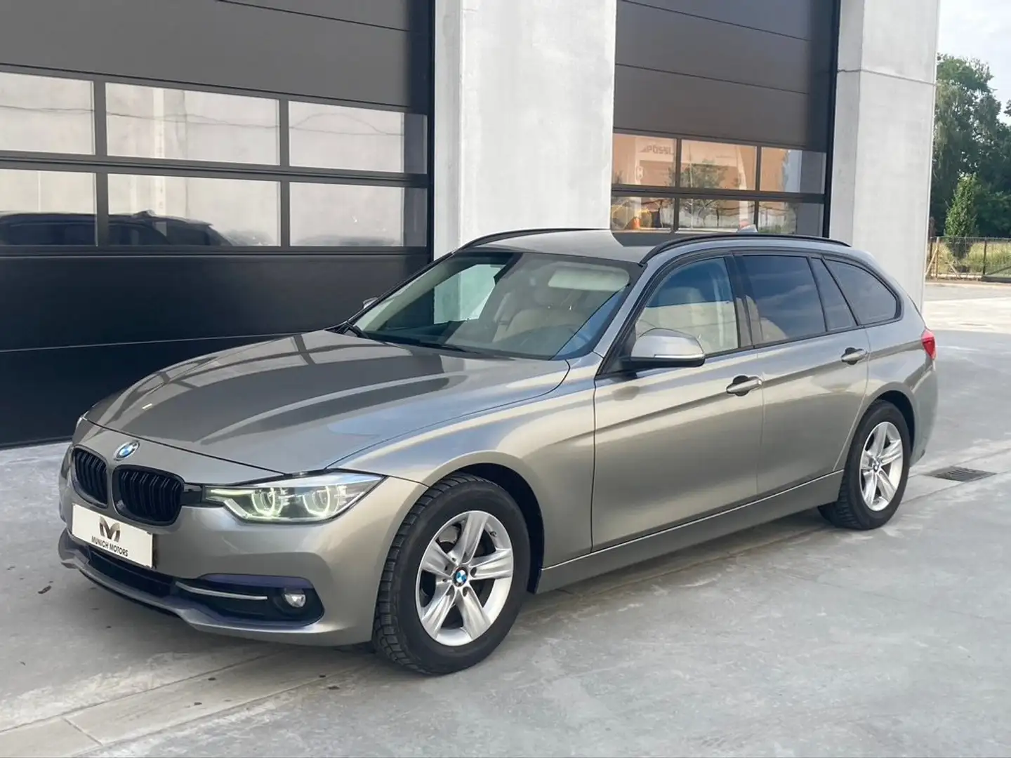 BMW 318 d Touring Sport Line Argent - 2