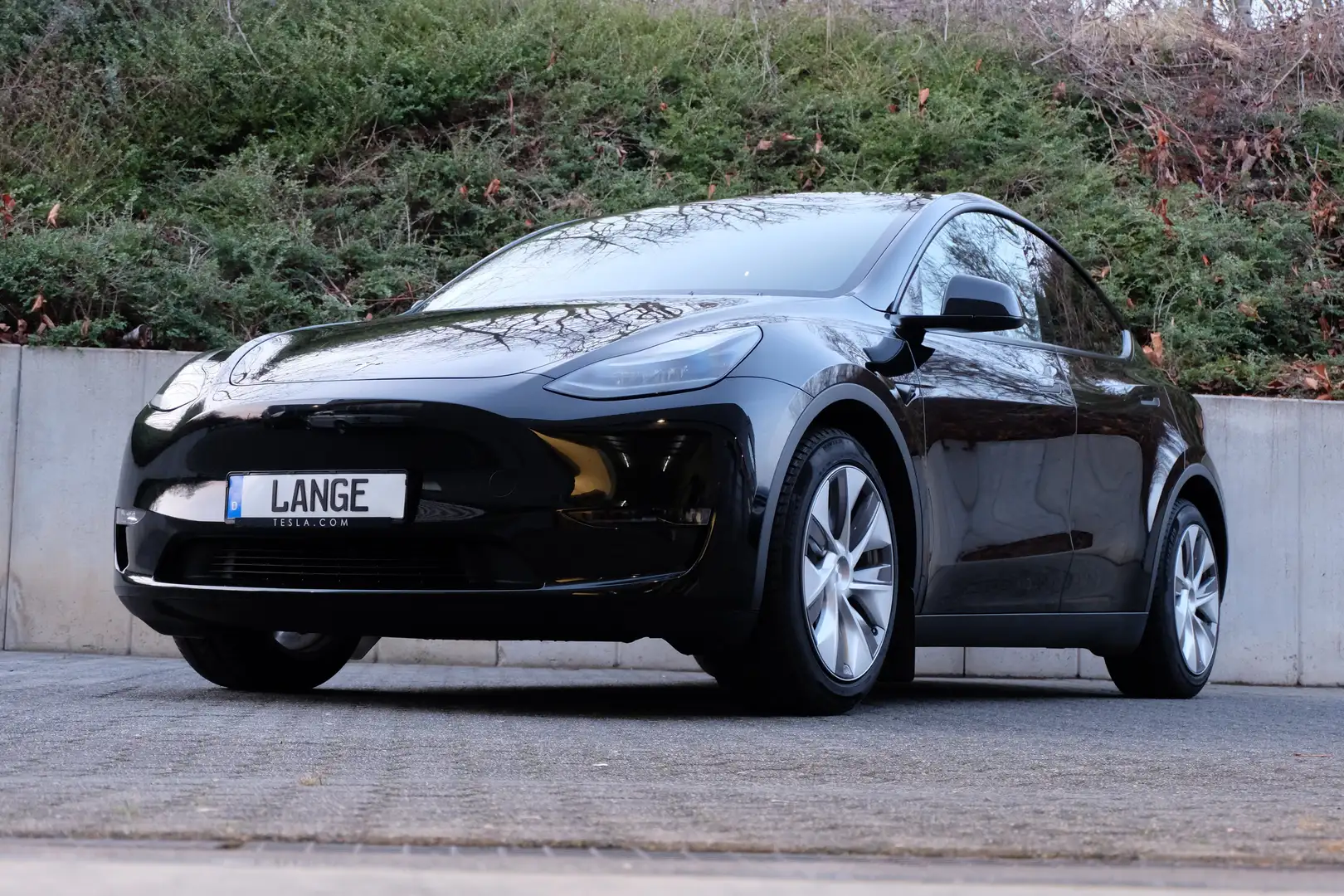 Tesla Model Y Long Range Dual AWD, AHK, Autopilot 3, NEUWERTIG ! Noir - 1