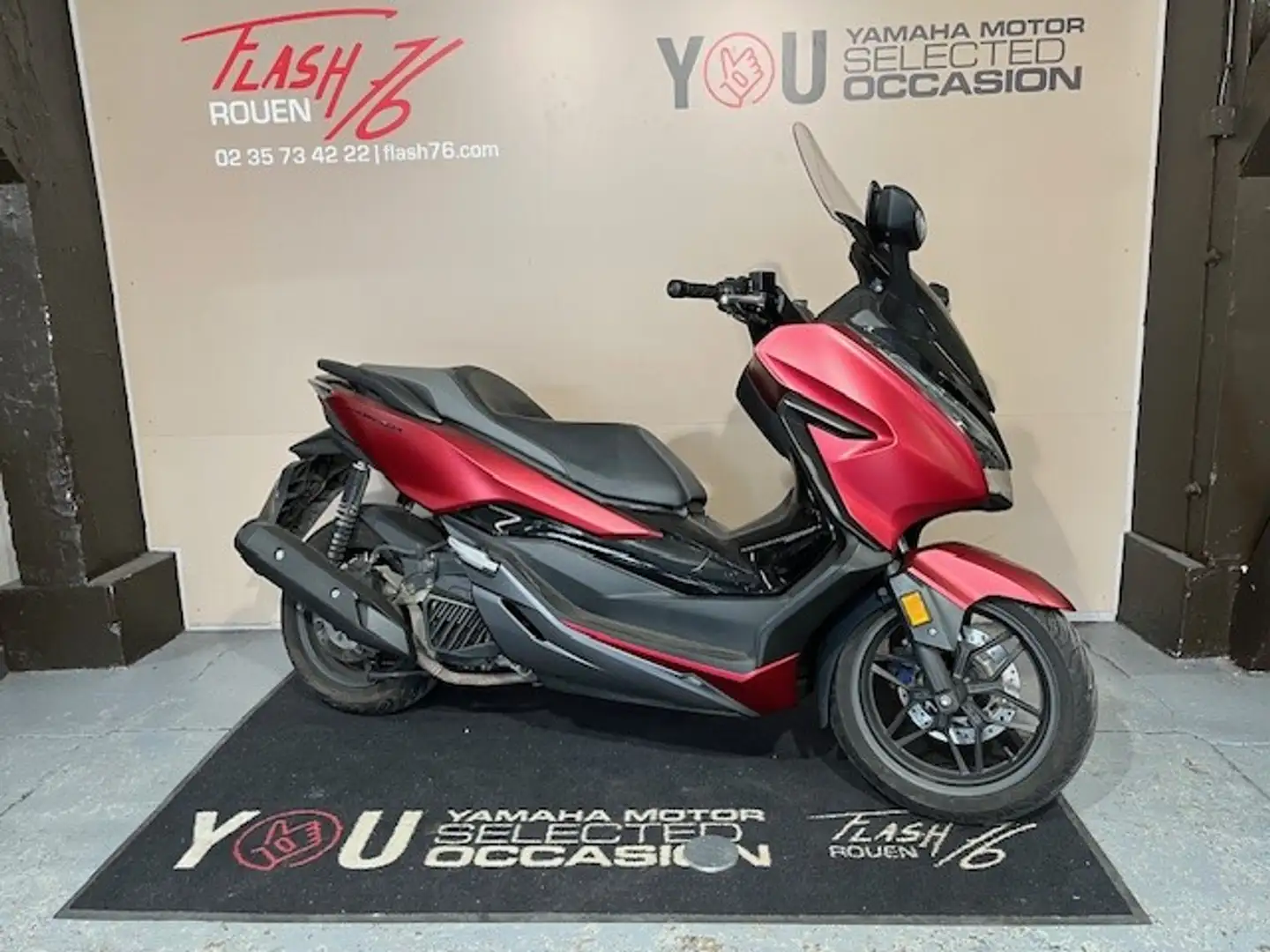 Honda Forza 125 Red - 1