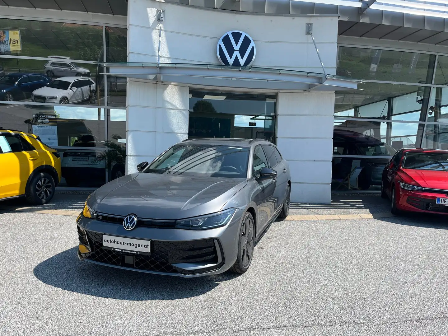 Volkswagen Passat Variant Sport eTSI DSG Grau - 1