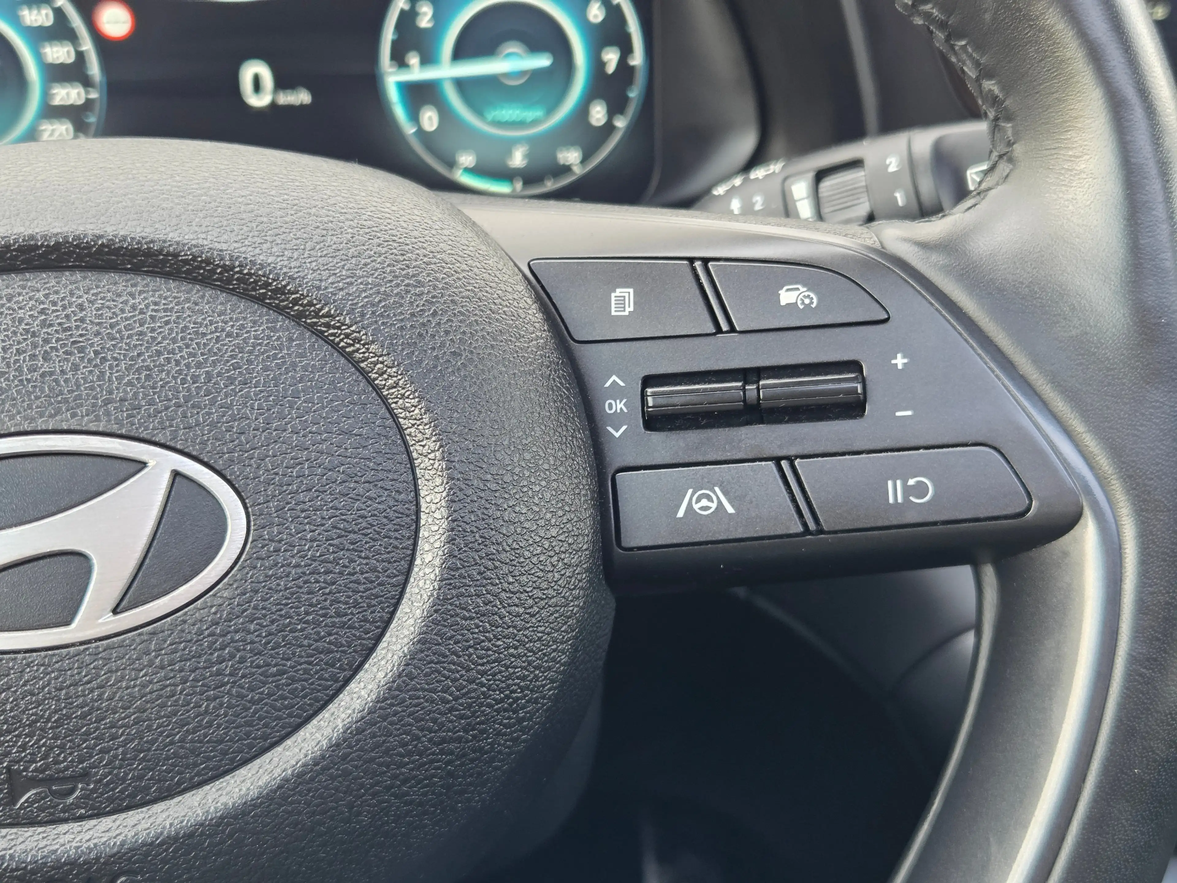 Hyundai BAYON 1.0 T-GDI Premium Sky Apple Carplay/Android Auto / — photo 26
