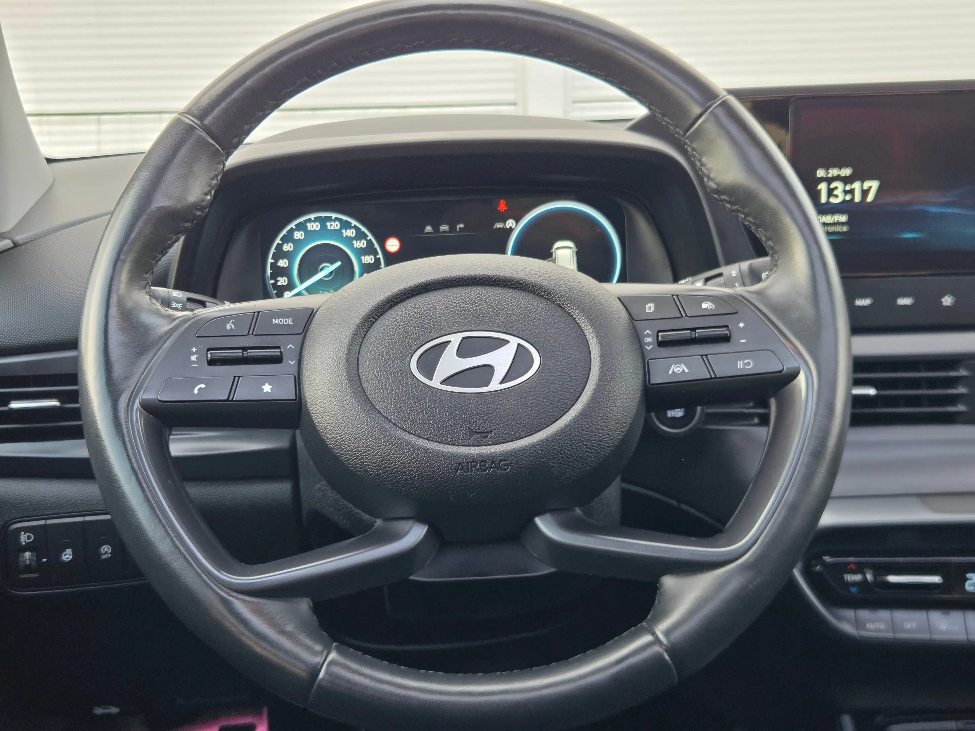 Hyundai BAYON 1.0 T-GDI Premium Sky Apple Carplay/Android Auto / — photo 22