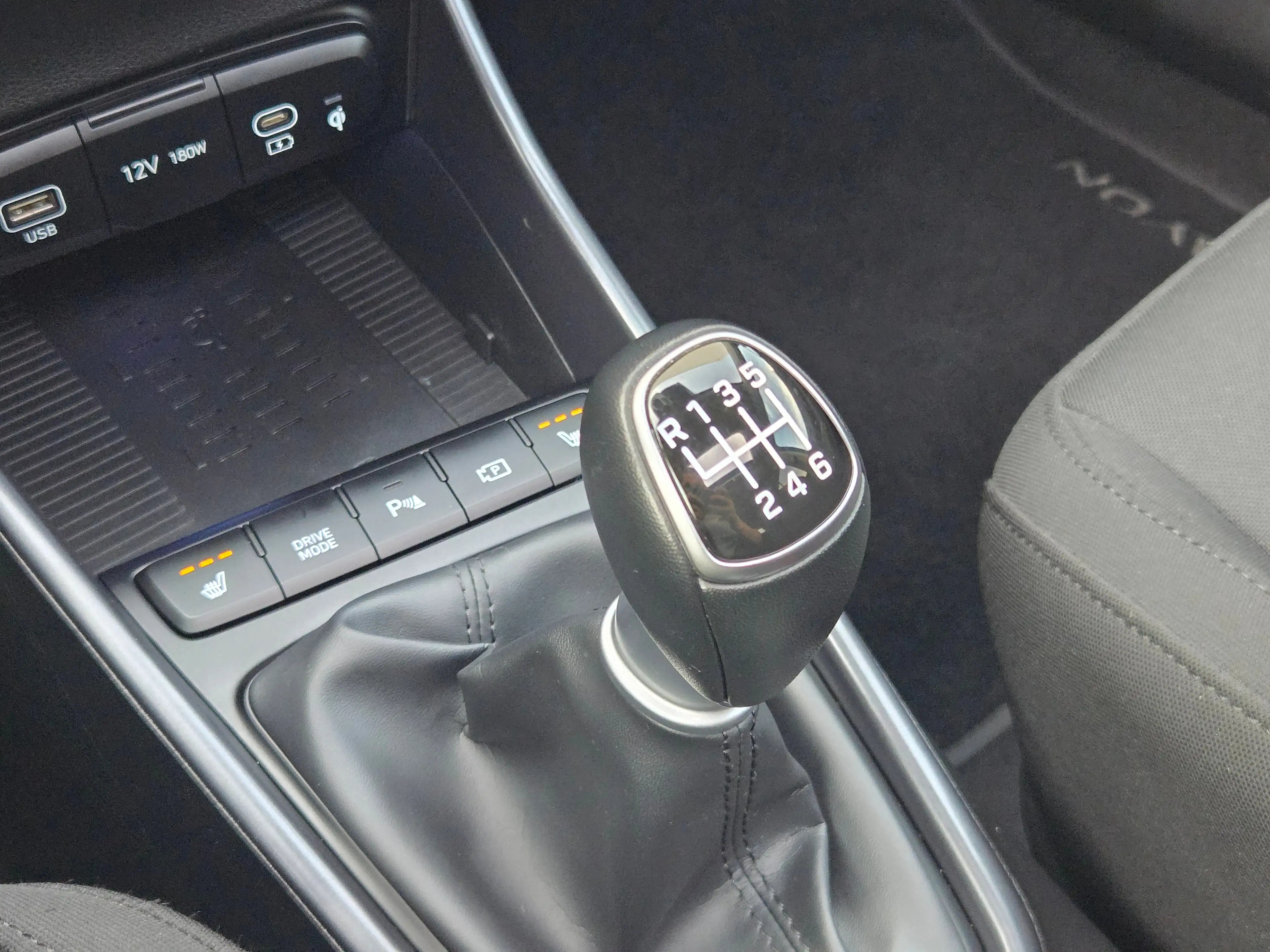 Hyundai BAYON 1.0 T-GDI Premium Sky Apple Carplay/Android Auto / — photo 11