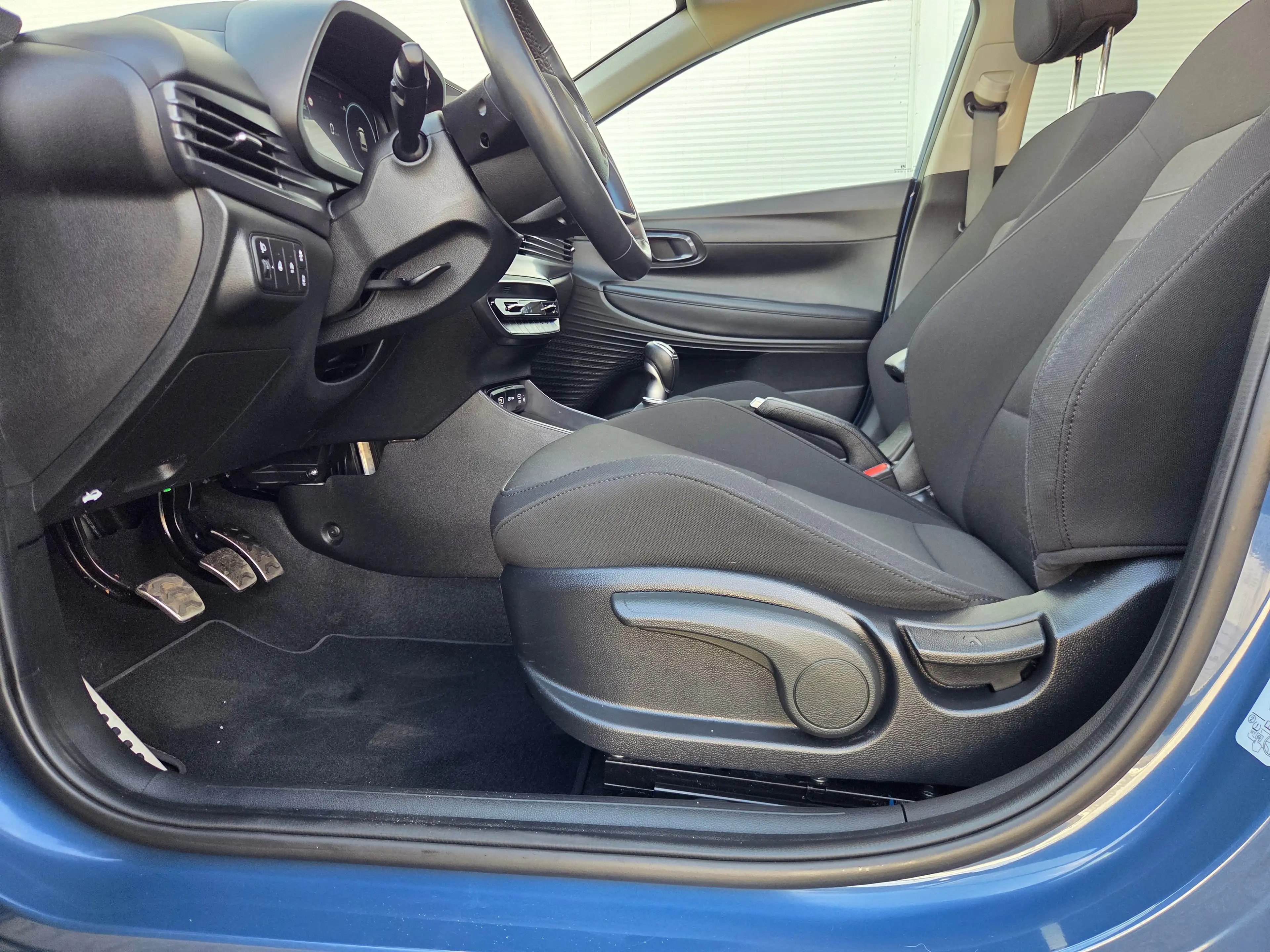 Hyundai BAYON 1.0 T-GDI Premium Sky Apple Carplay/Android Auto / — photo 43