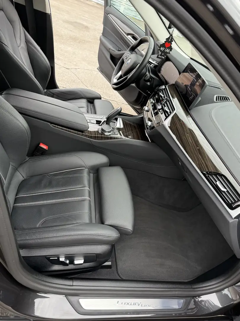 BMW 530 530e xDrive Luxury Line - 2