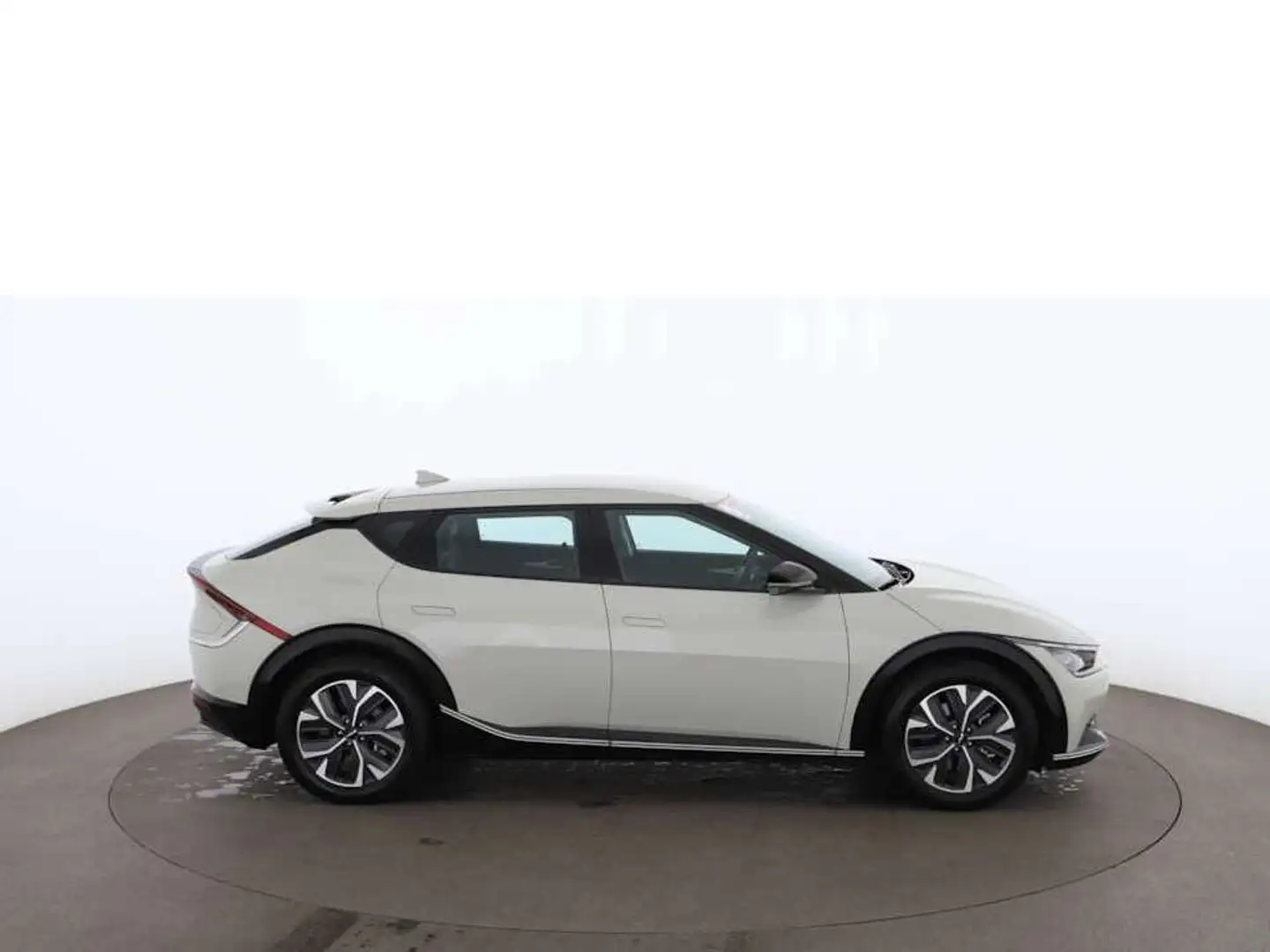 Kia EV6 77.4kWh Aut LED NAVI LEDER SITZHZG R-CAM Beige - 2