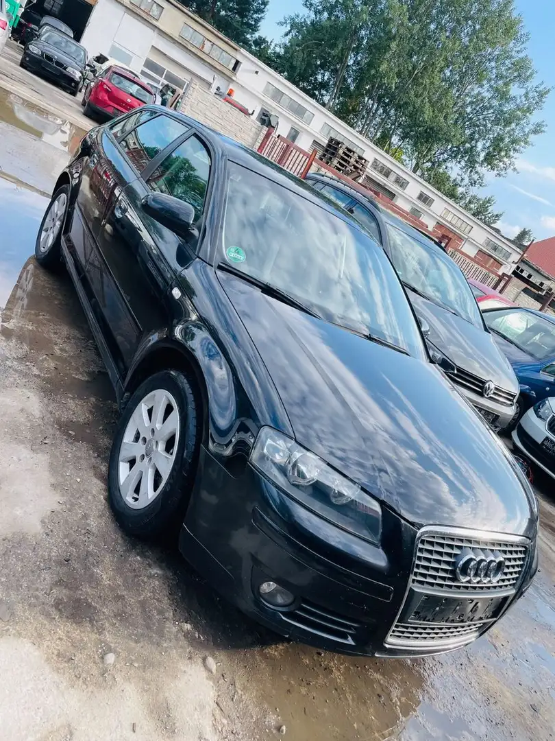 Audi A3 Ambiente Schwarz - 2