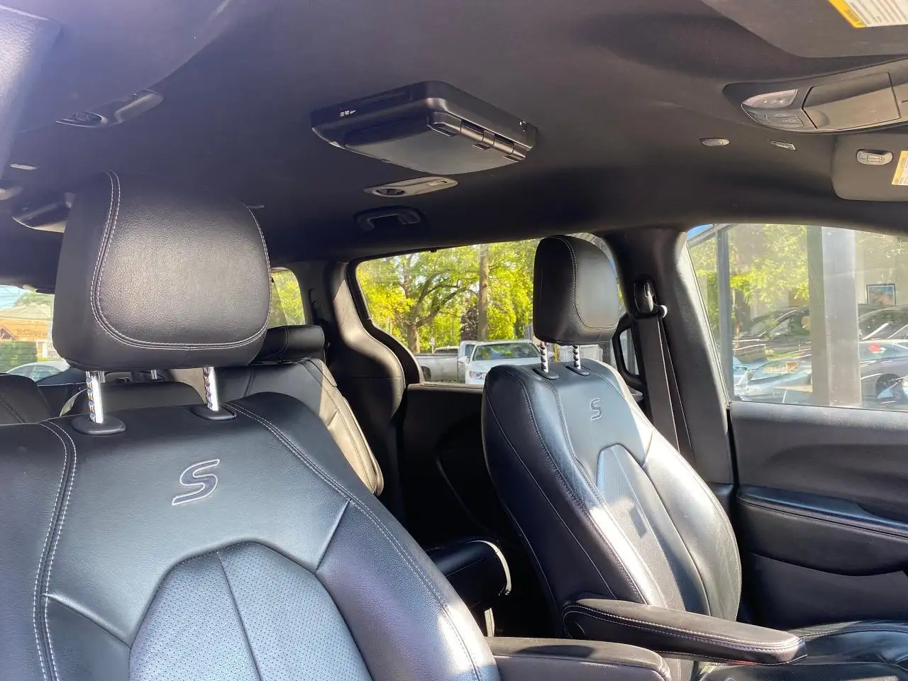 Chrysler Pacifica снимка Chrysler Pacifica