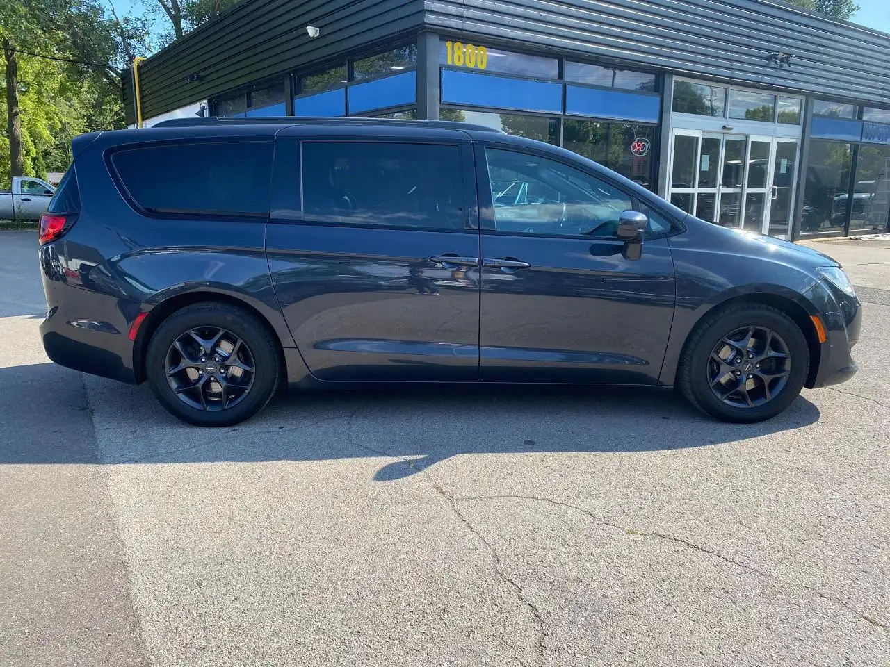 Chrysler Pacifica снимка Chrysler Pacifica