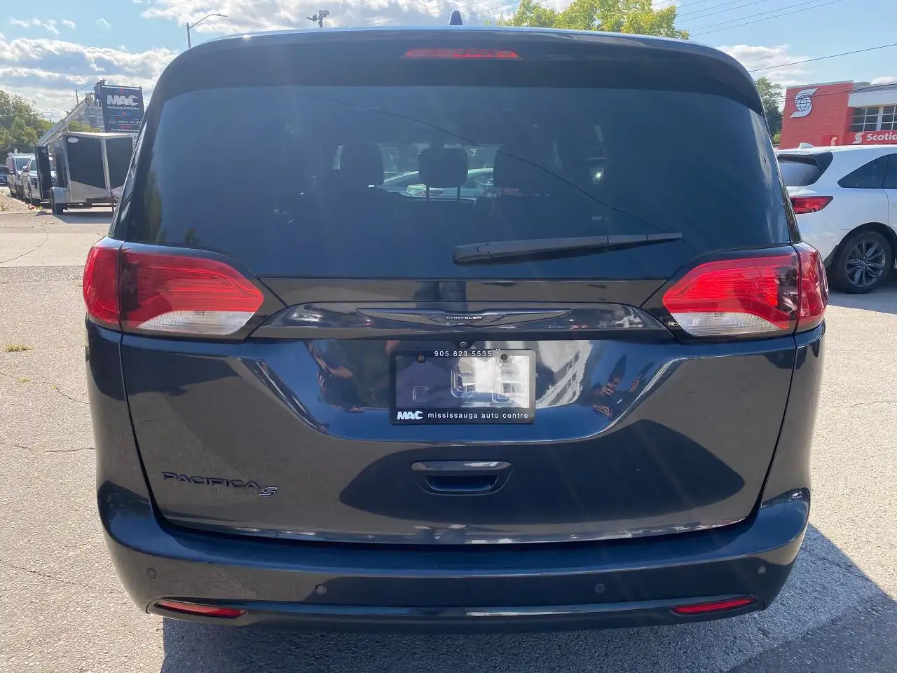 Chrysler Pacifica снимка Chrysler Pacifica