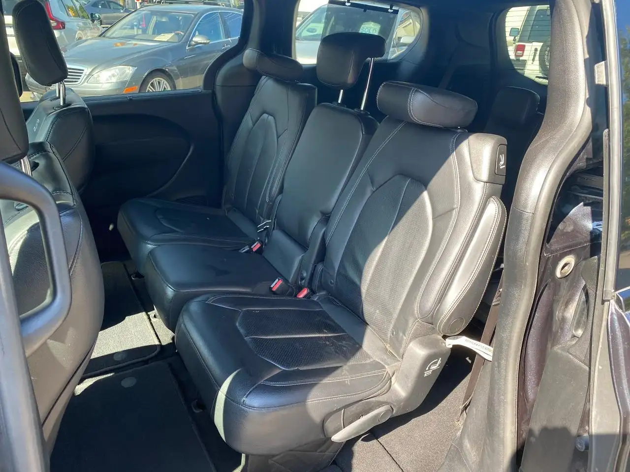 Chrysler Pacifica снимка Chrysler Pacifica
