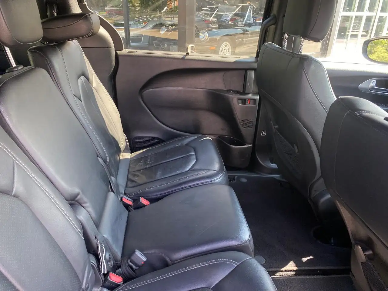 Chrysler Pacifica снимка Chrysler Pacifica