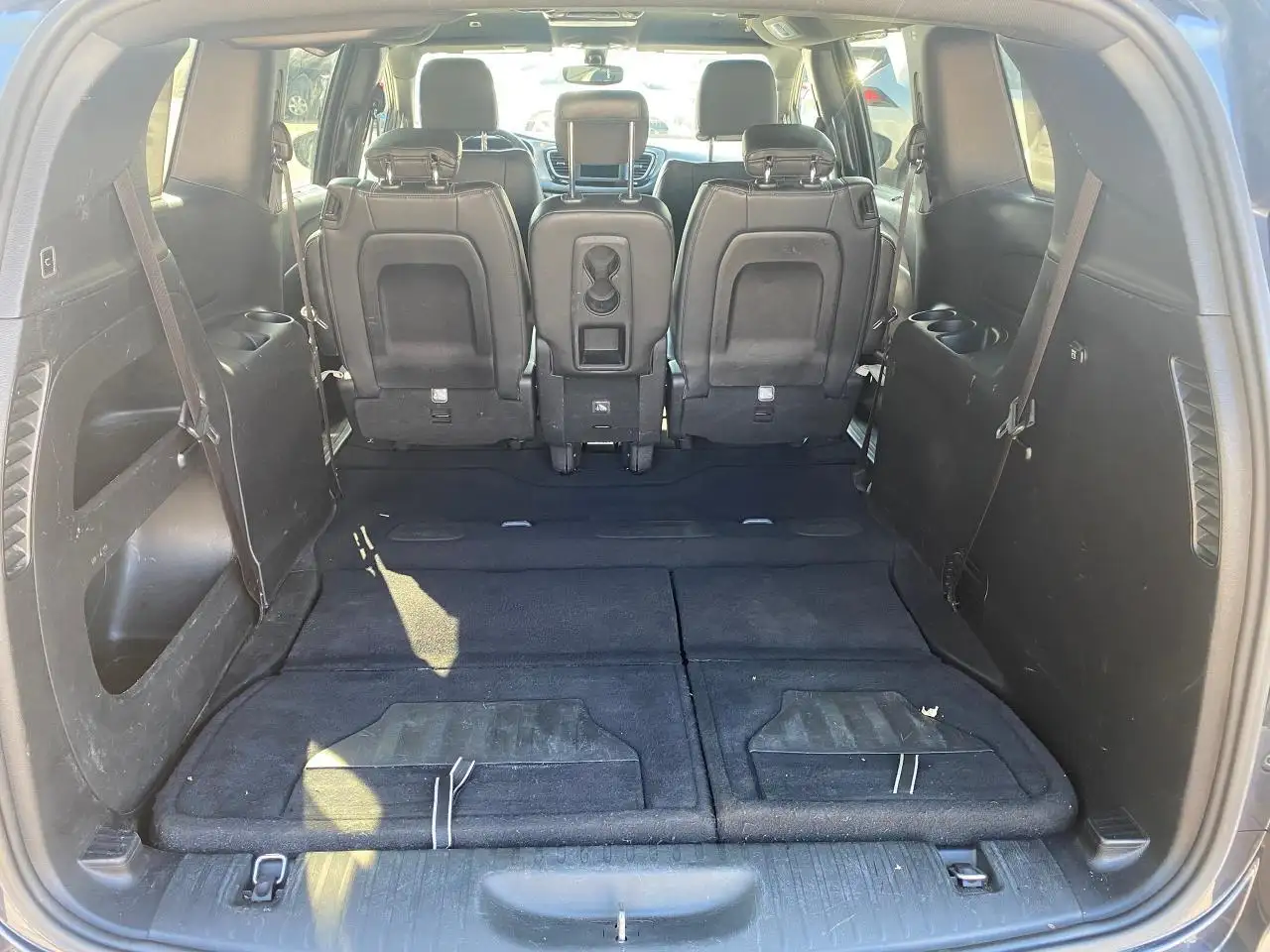 Chrysler Pacifica снимка Chrysler Pacifica