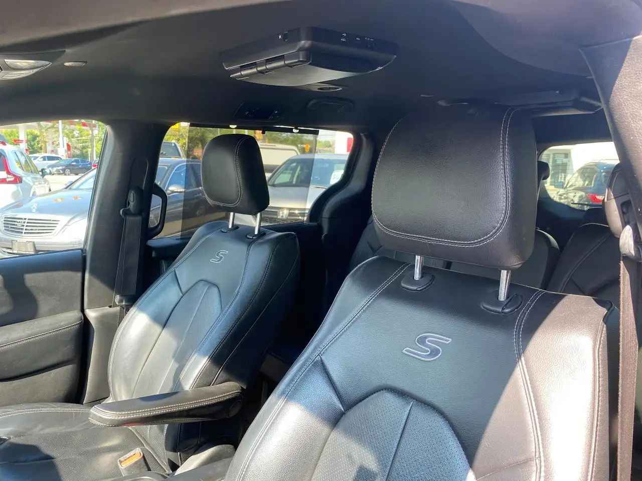 Chrysler Pacifica снимка Chrysler Pacifica