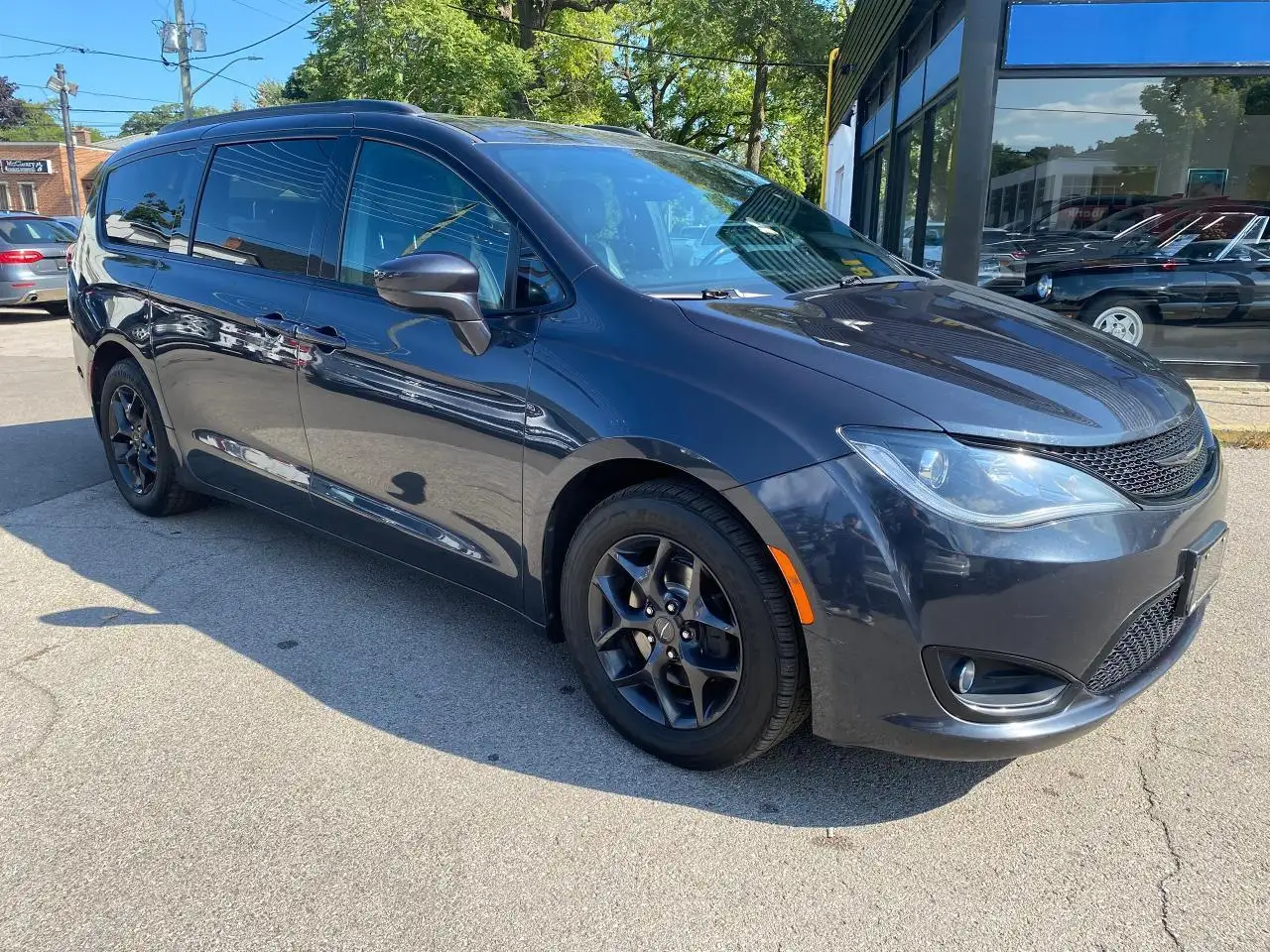 Chrysler Pacifica снимка Chrysler Pacifica