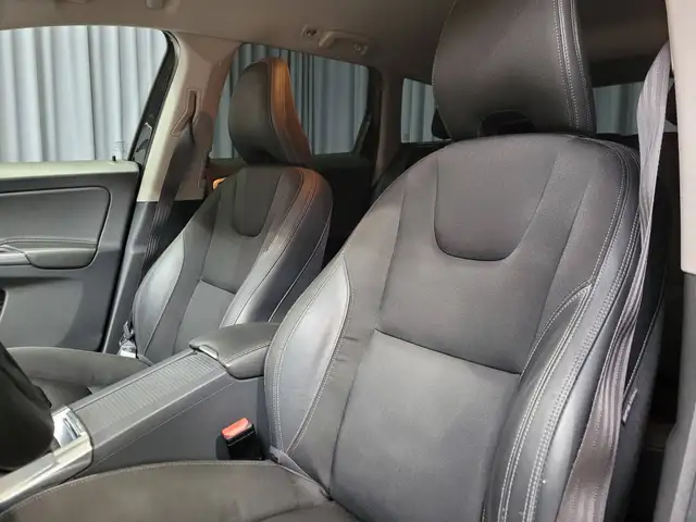 Volvo XC60 view 21