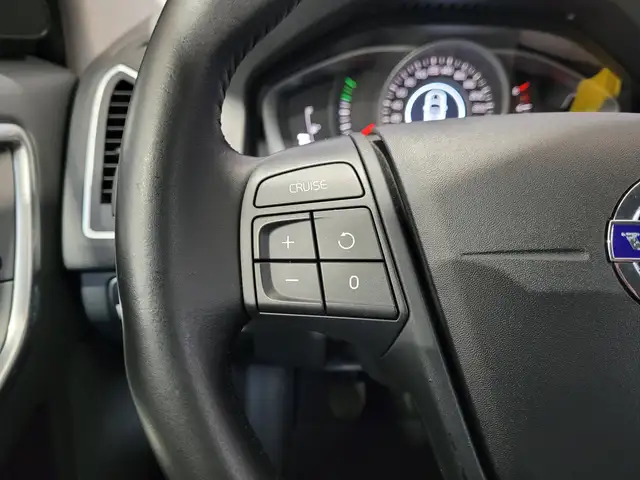 Volvo XC60 view 17