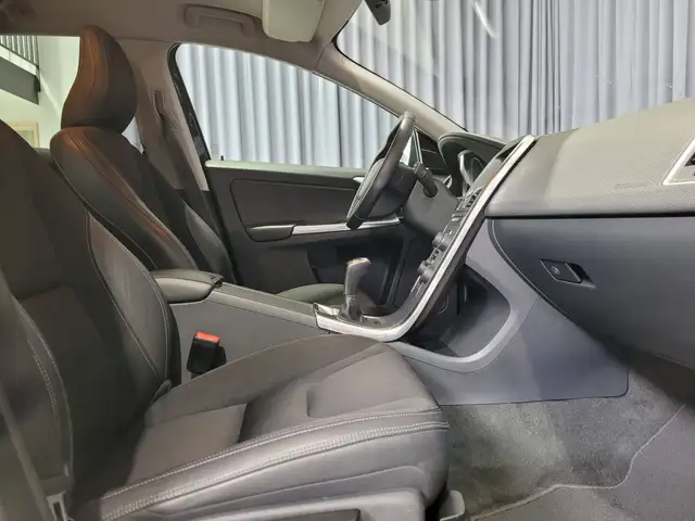 Volvo XC60 view 10