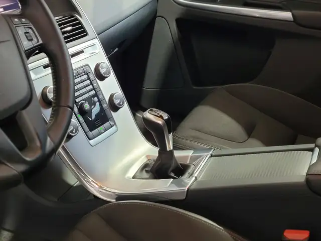 Volvo XC60 view 20
