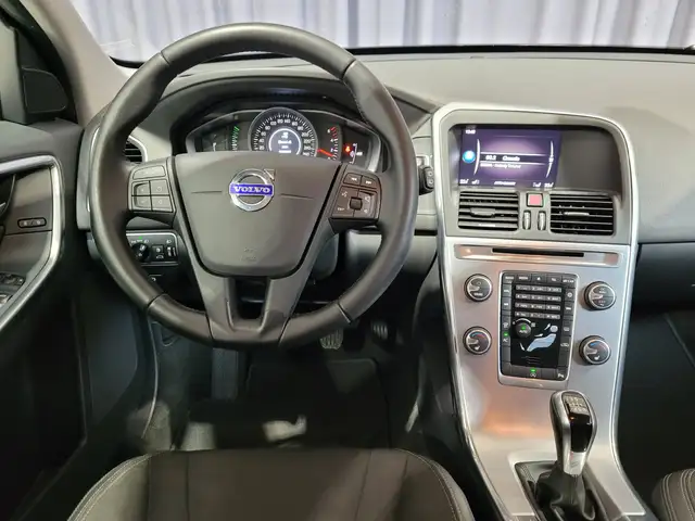 Volvo XC60 view 15