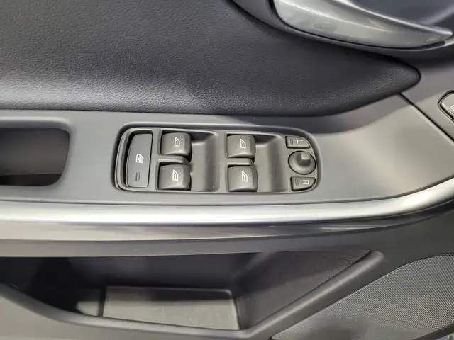 Volvo XC60 view 25