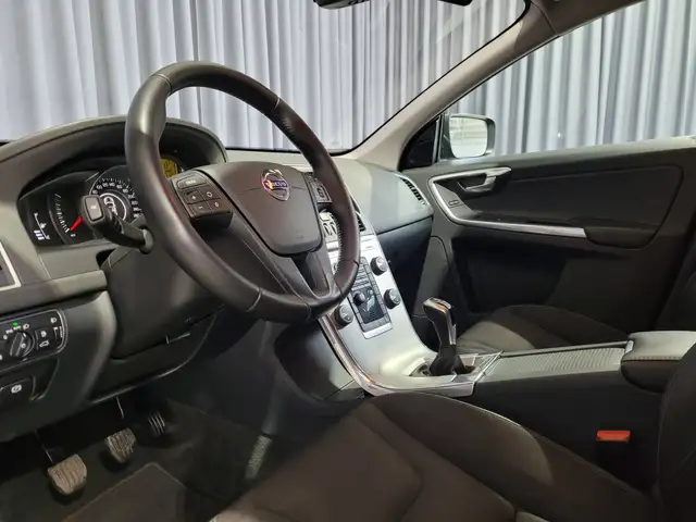 Volvo XC60 view 19