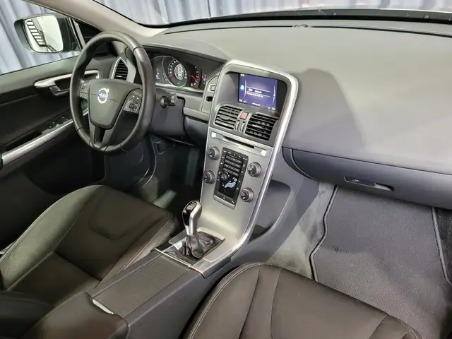 Volvo XC60 view 11