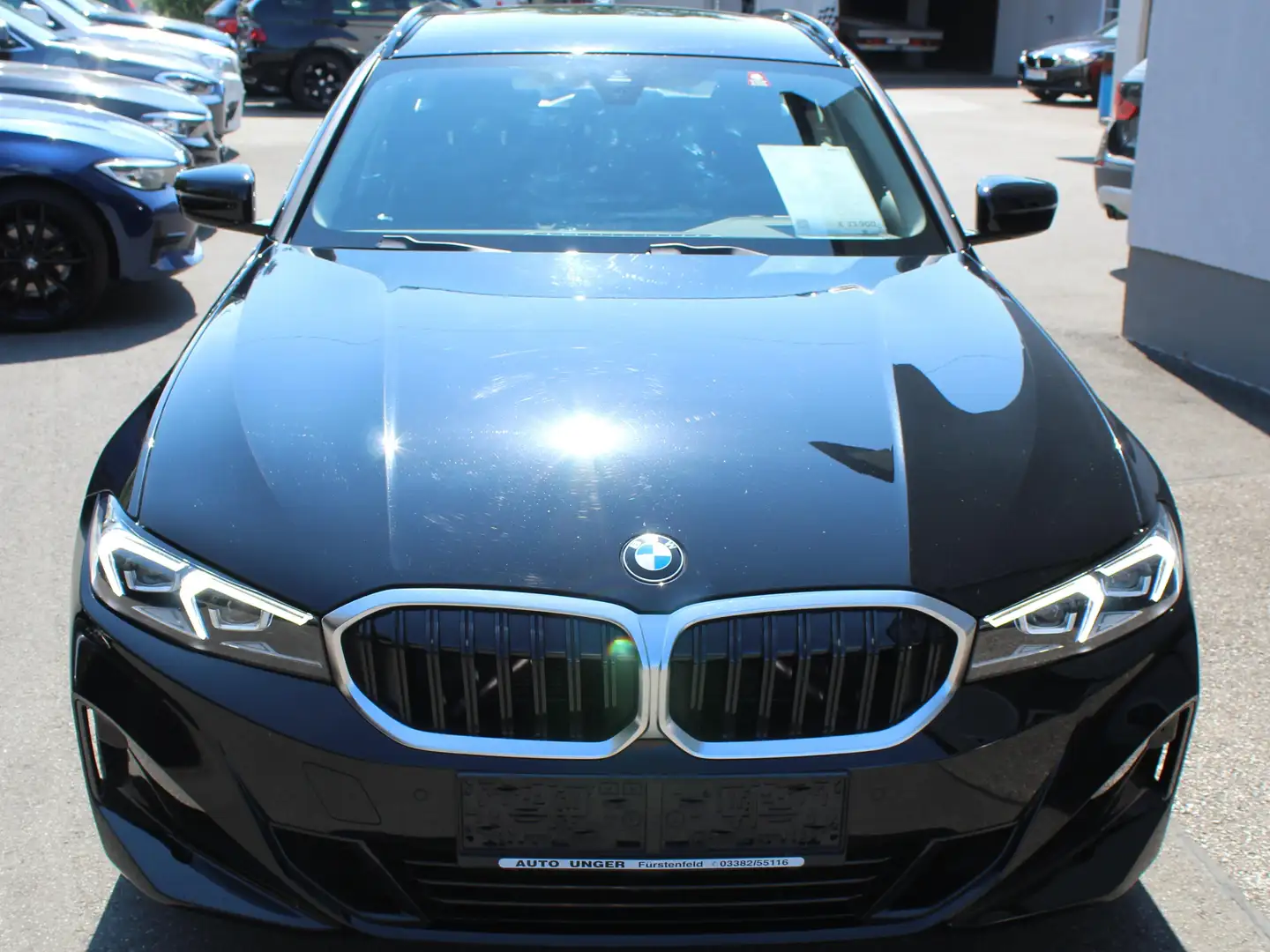 BMW 318 318 i Aut G21 Top Zustand! Nur 8500 Km! 1 Besitz! Schwarz - 2