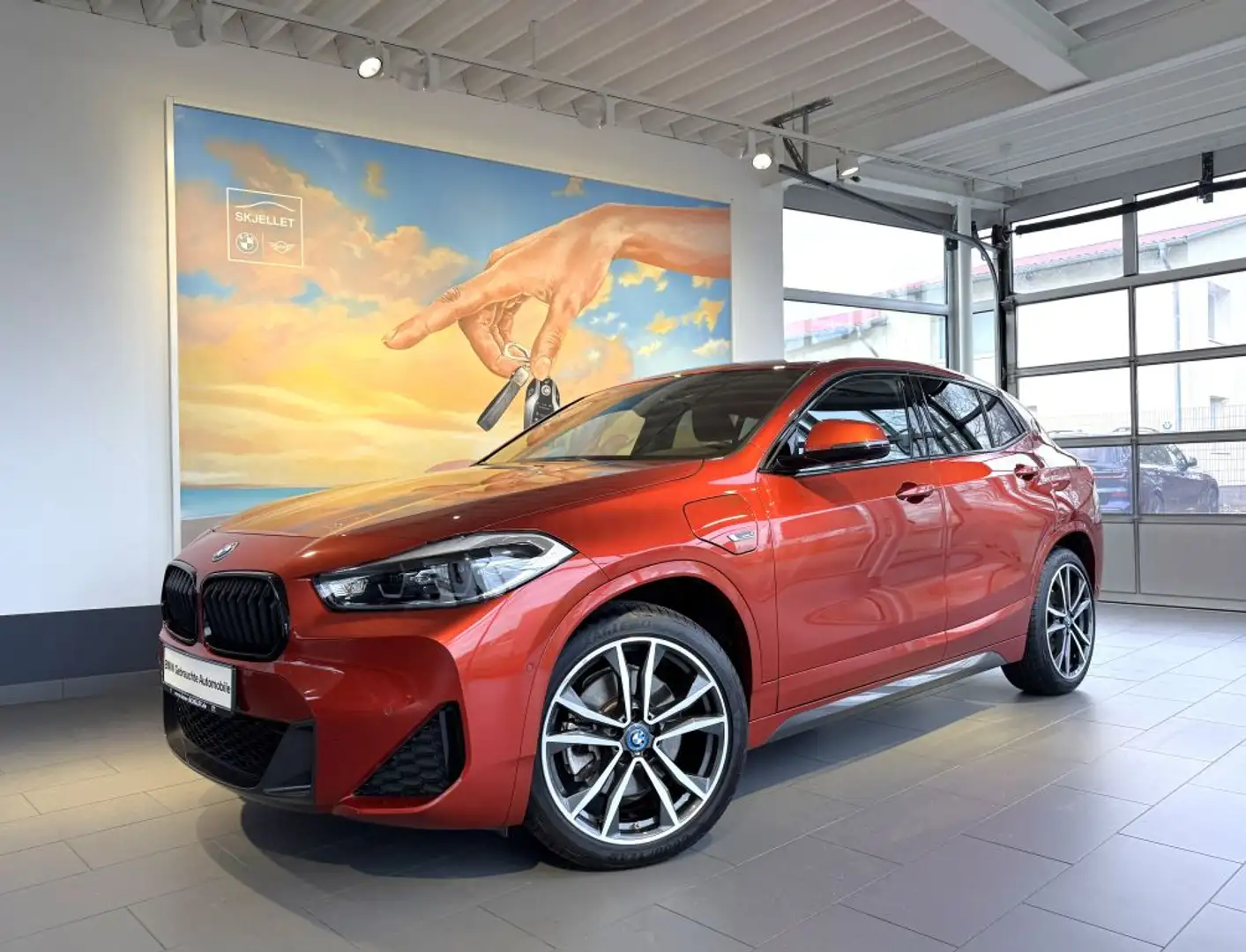 BMW X2 M xDr.25e M SPORT KAM+KOMF+ACC+AHK+AL+SPUR+19* Orange - 1