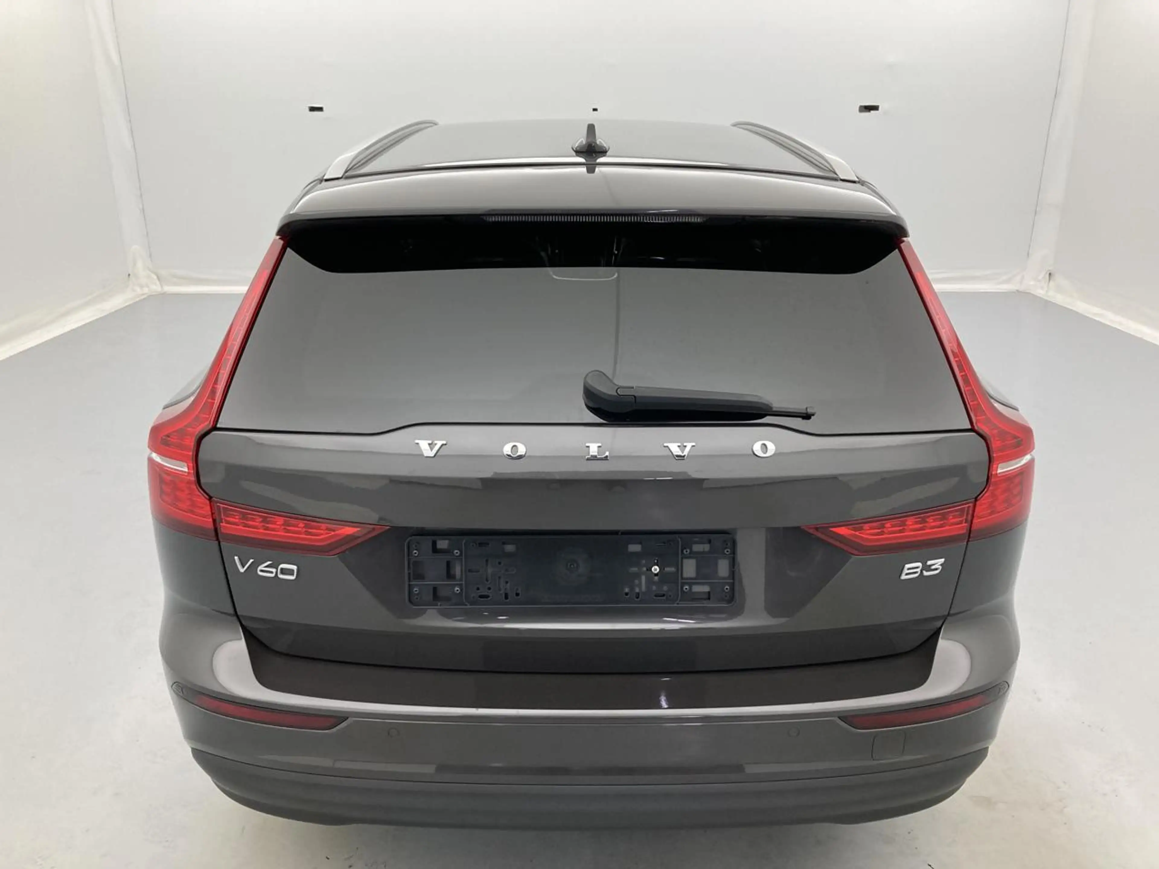 Volvo V60 2.0 B3 MHEV Core — photo 15