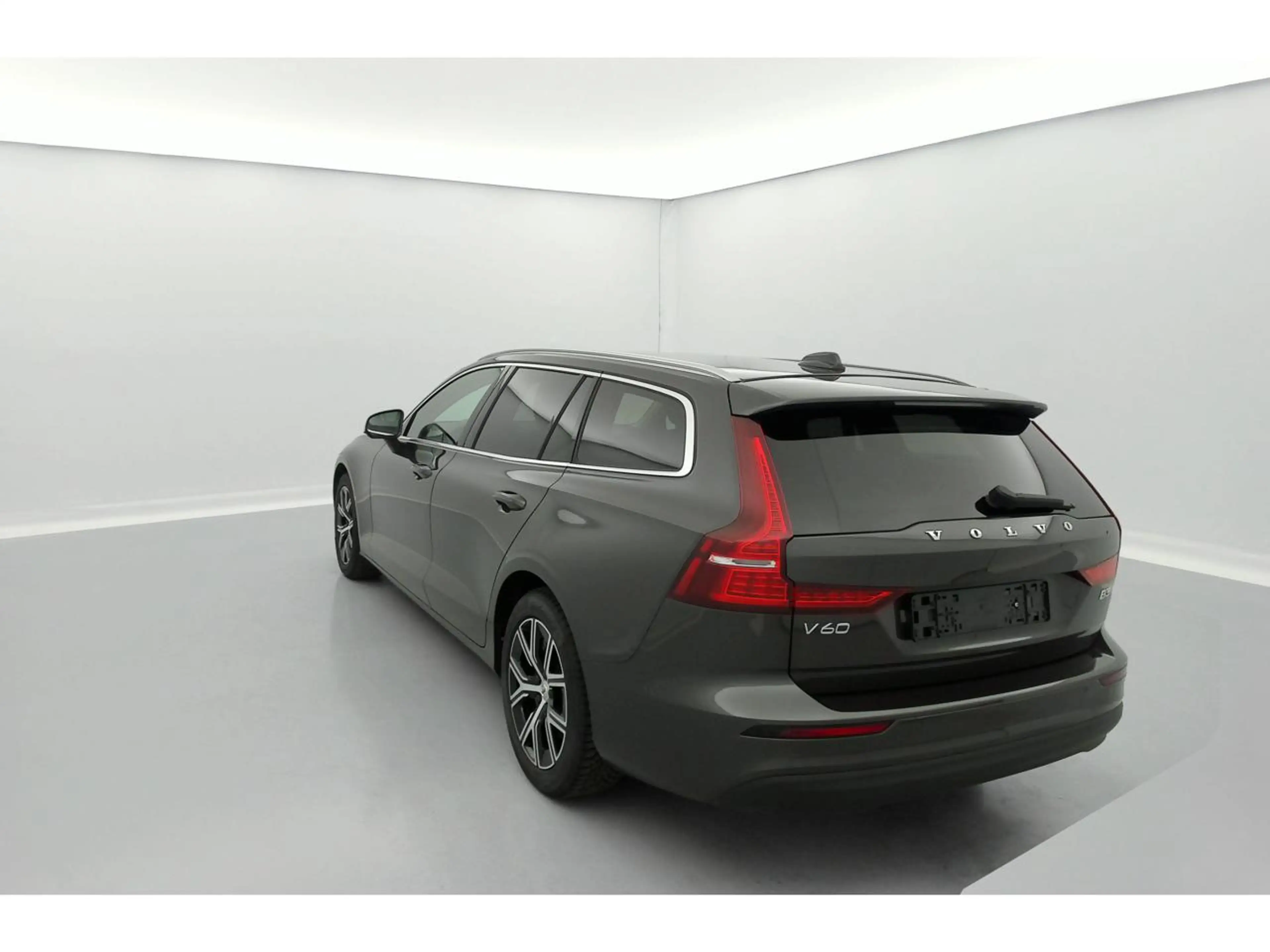 Volvo V60 2.0 B3 MHEV Core — photo 5