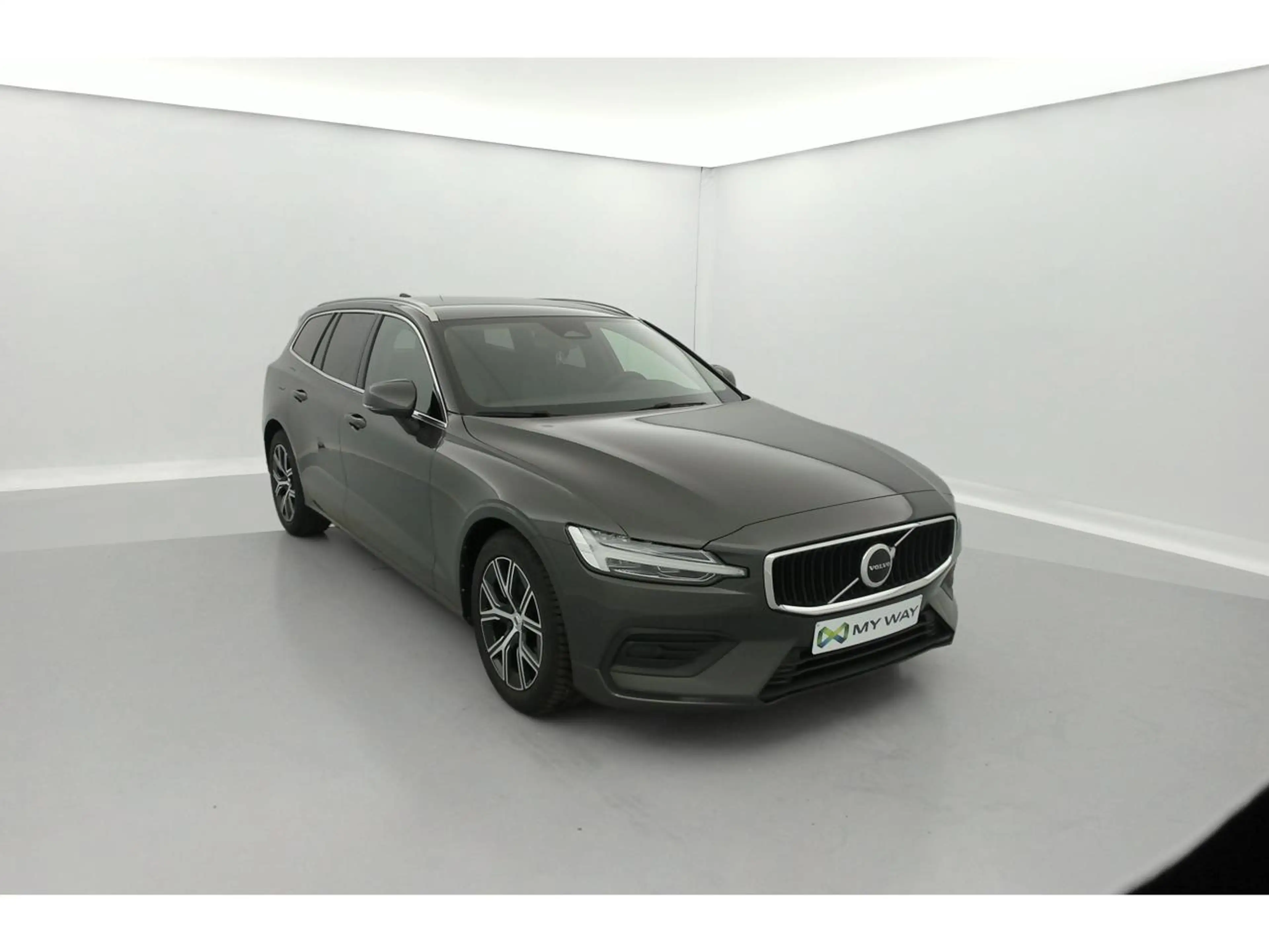 Volvo V60 2.0 B3 MHEV Core — photo 3