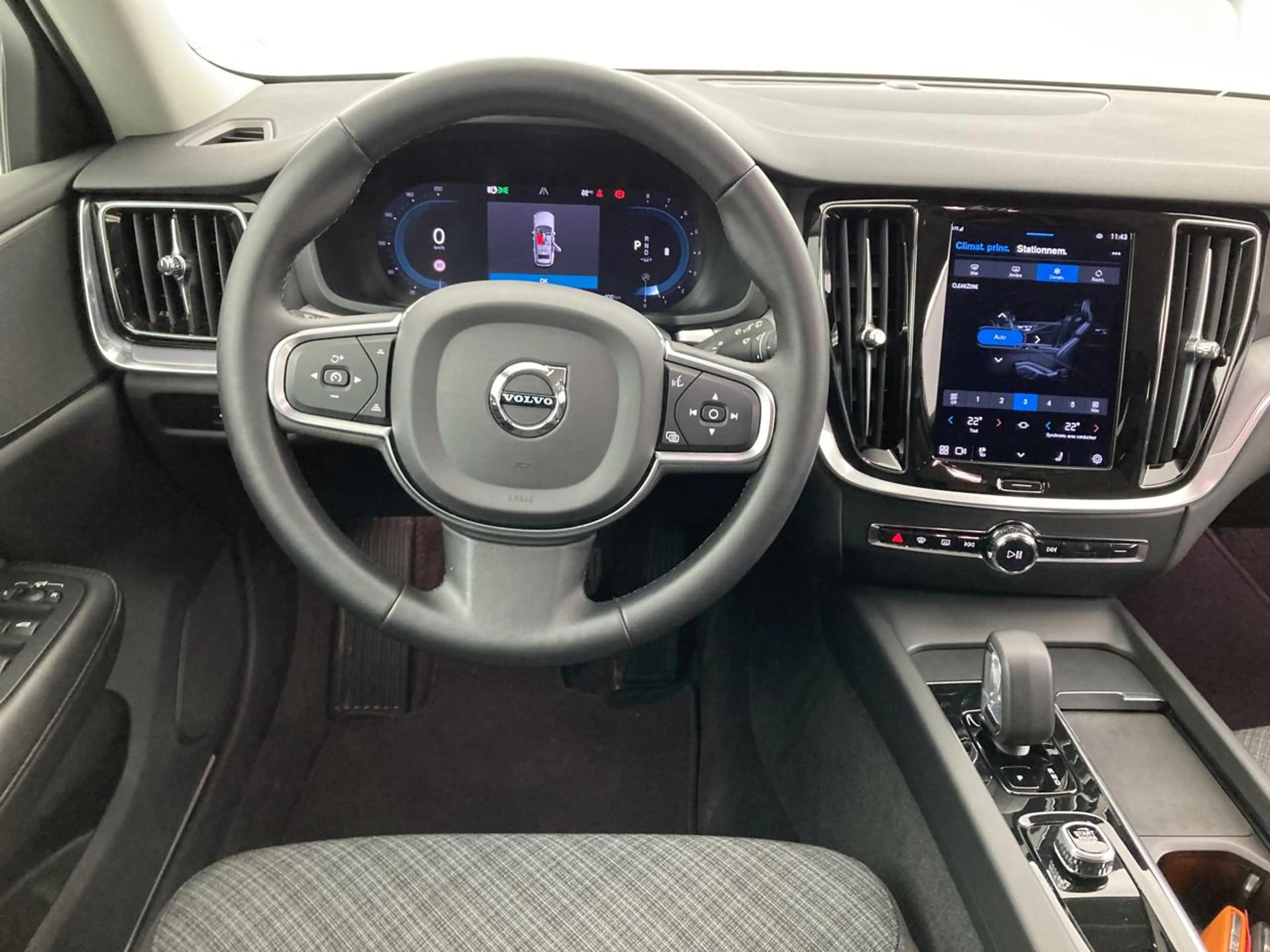 Volvo V60 2.0 B3 MHEV Core — photo 6