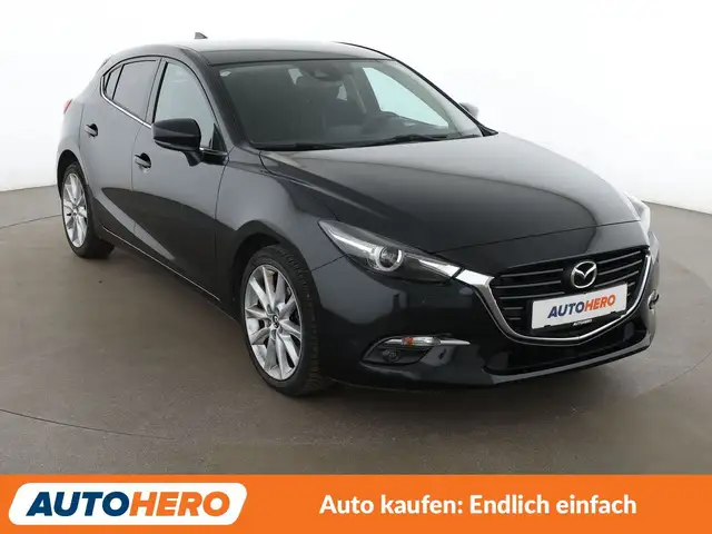 Mazda Mazda3 view 8