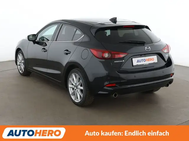 Mazda Mazda3 view 4