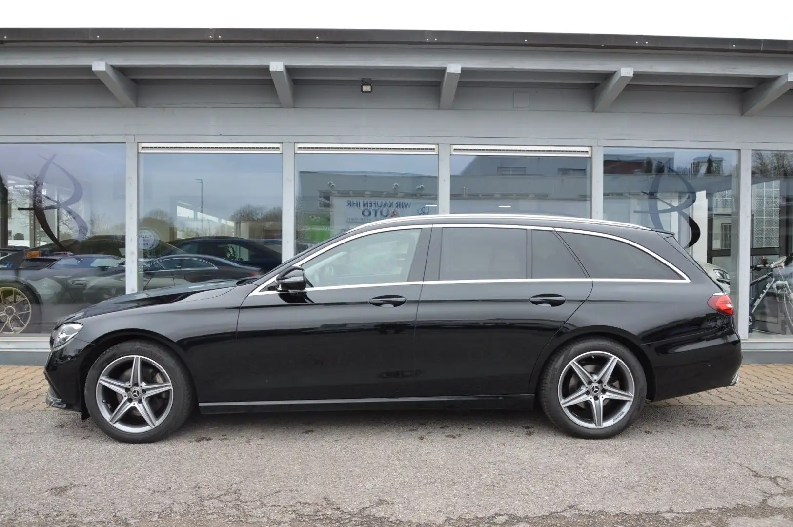 Mercedes-Benz E 220 d 4Matic AVANTGARDE*DISTR*WIDE*CAM*HUD*STH Nero - 2