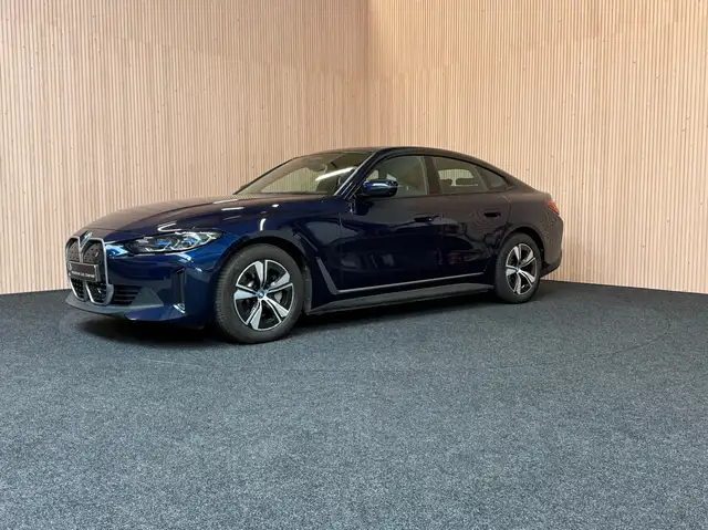 BMW i4 i4 Gran Coupe 83.9 kWh eDrive40| ACC| SHD| AHK| DAB