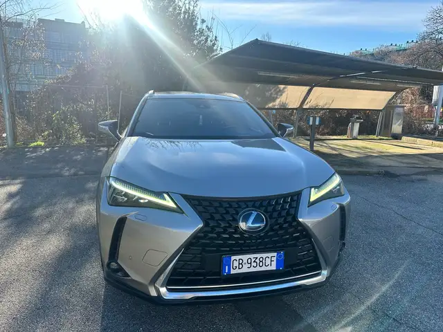 Lexus UX 250h