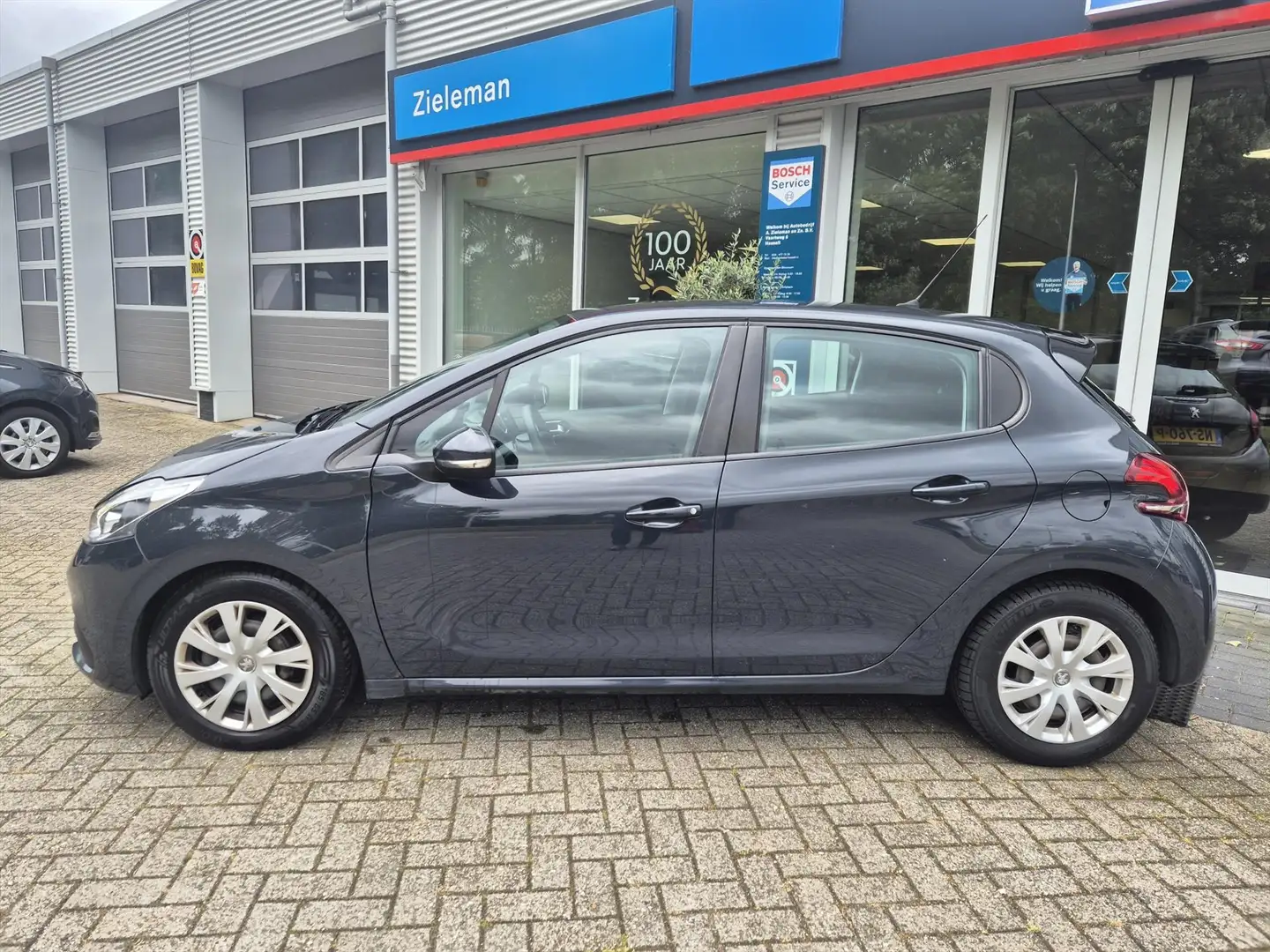 Peugeot 208 1.2 PureTech 82 pk Blue Lion - Navigaite - Parkeer Gris - 2