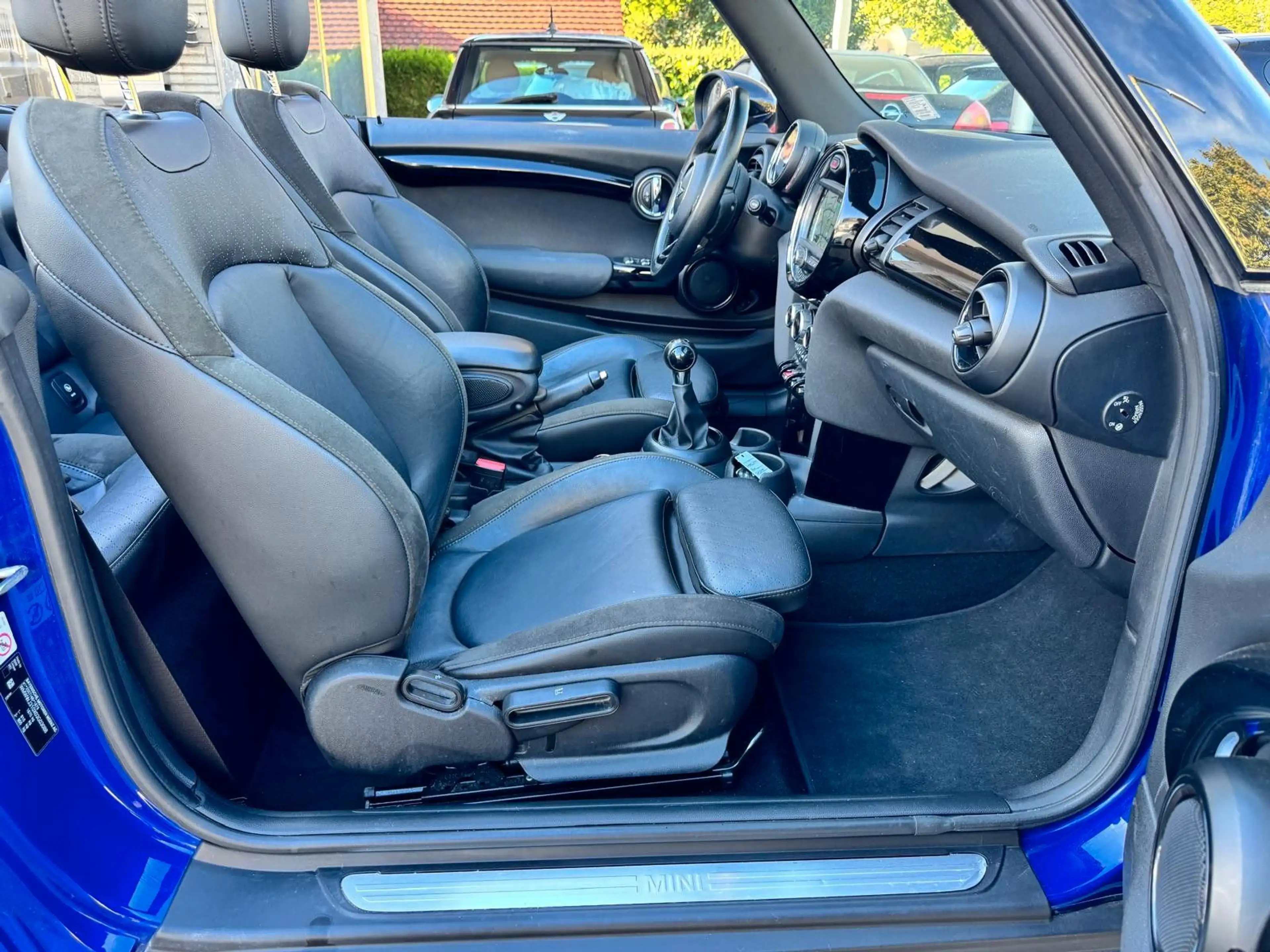 MINI Cooper Cabrio ° Leder ° Navi — photo 11