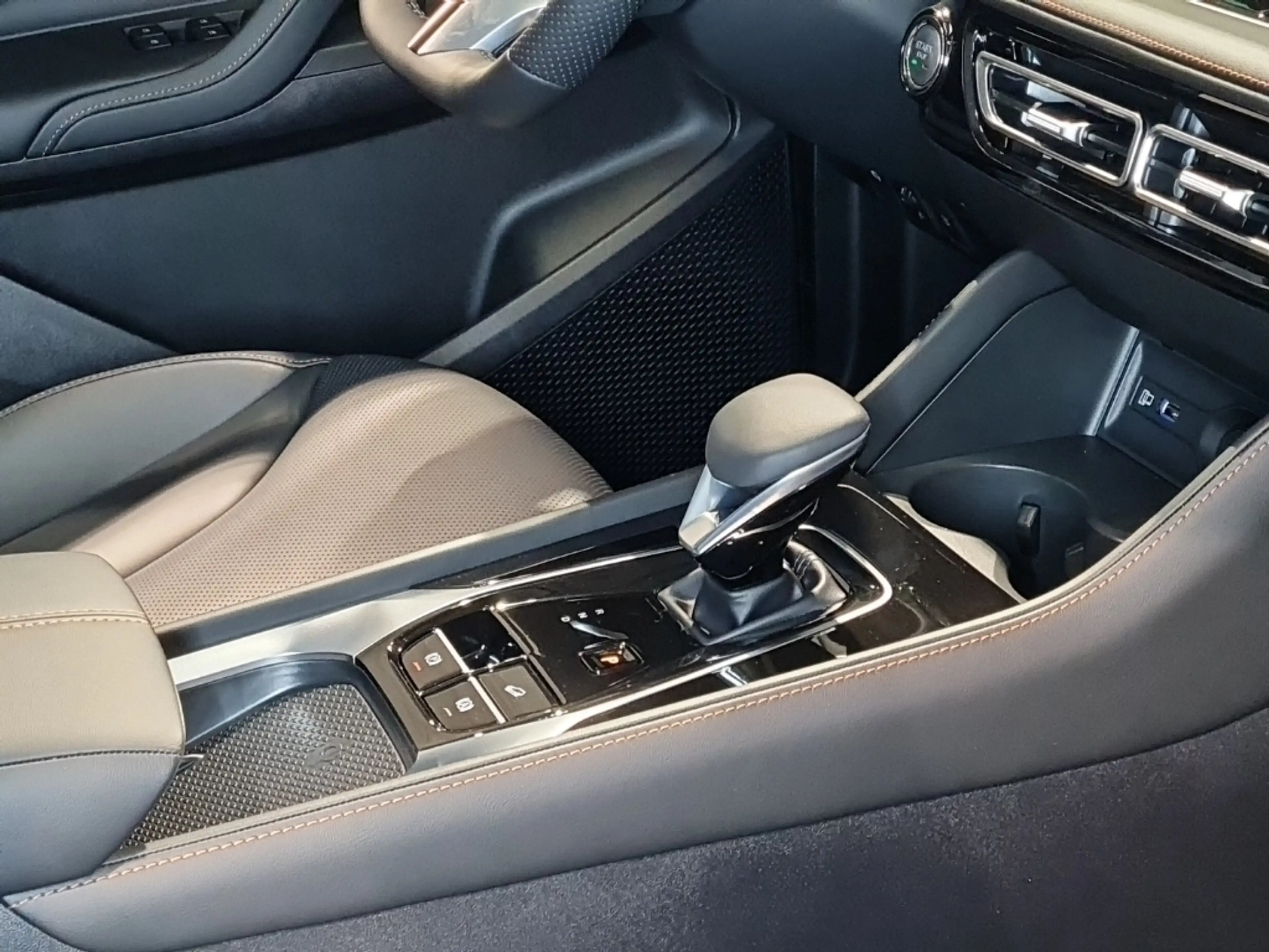 MG HS PHEV Luxury*Sofort Verfügbar* — photo 6