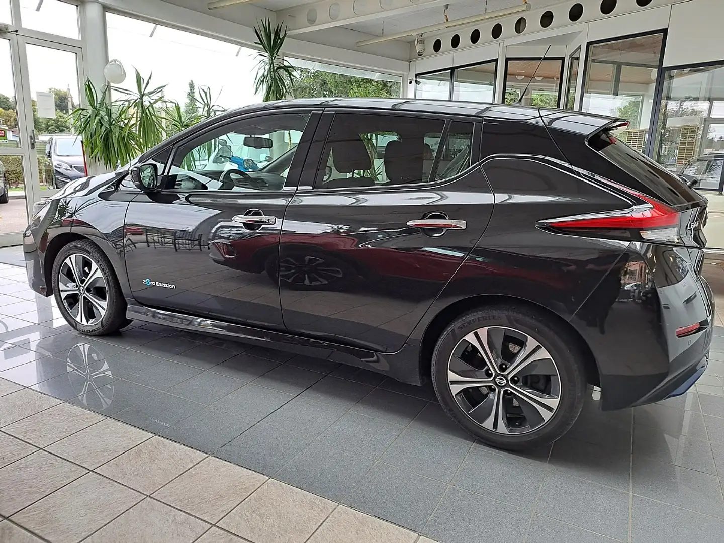 Nissan Leaf N-Connecta 40kWh Noir - 2