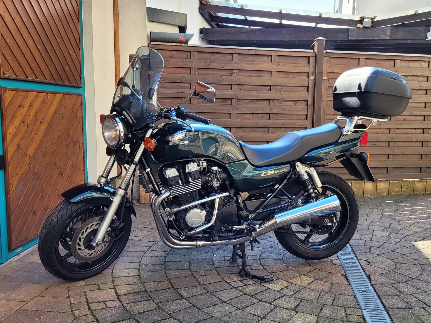 Honda CB 750 Zelená - 1